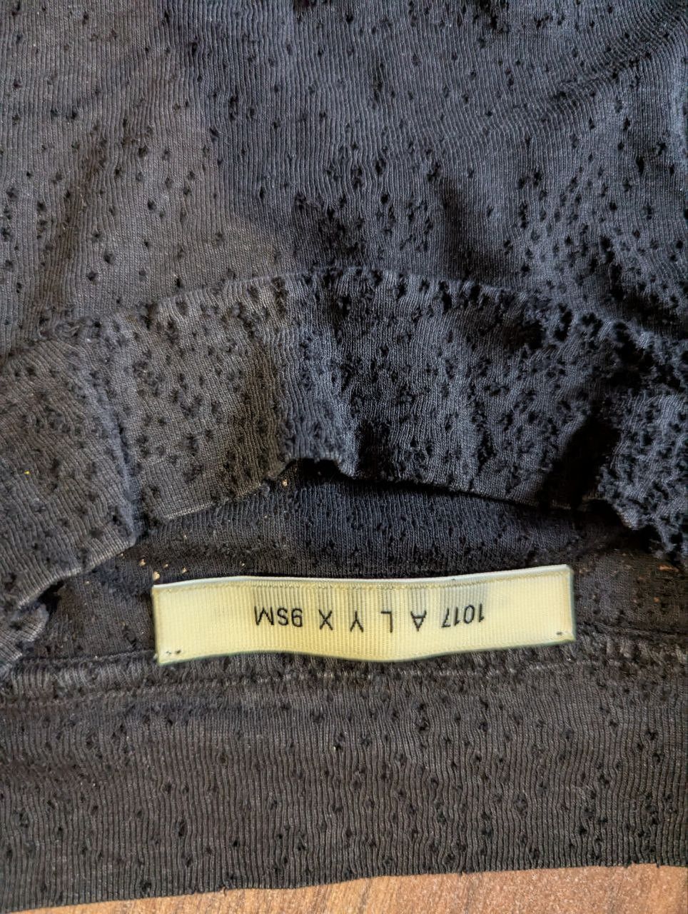 1017 ALYX 9SM 1017 ALYX 9SM distressed long sleeve very rare Size US S / EU 44-46 / 1 - 4 Thumbnail
