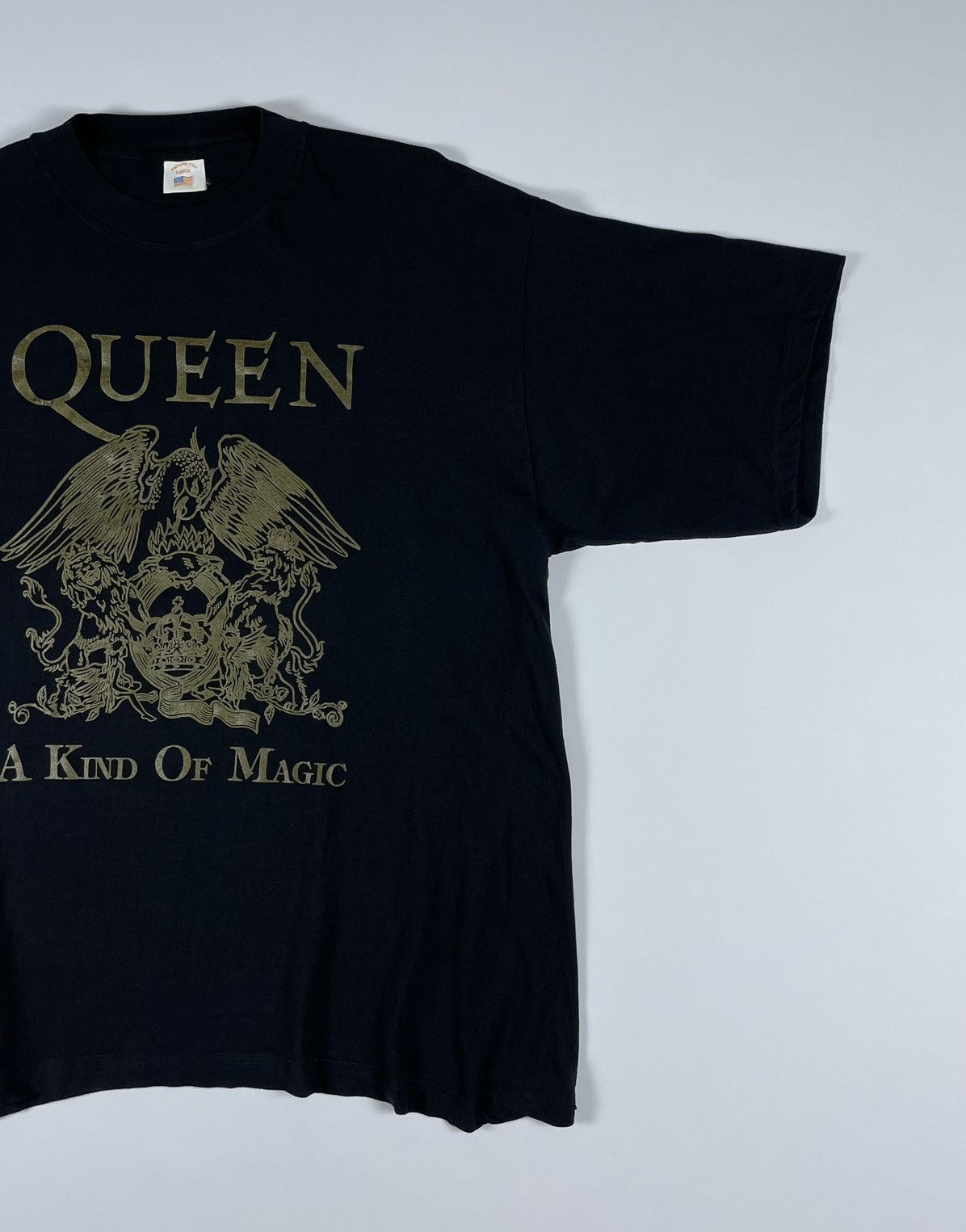 Band Tees Queen Vintage T-shirt A King of Magic Size US XL / EU 56 / 4 - 2 Thumbnail