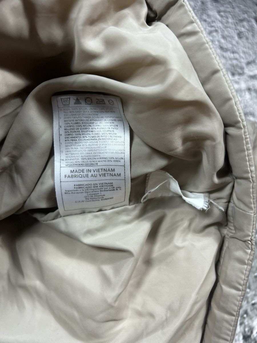 Nike puffer jacket vintage beige small logo 2000s