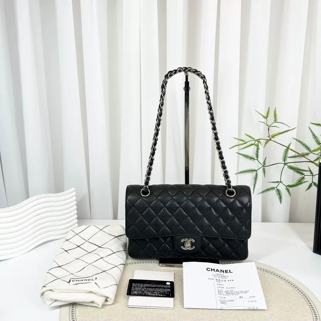 Chanel Pre-loved Bag Very good condition Size ONE SIZE - 1 Thumbnail