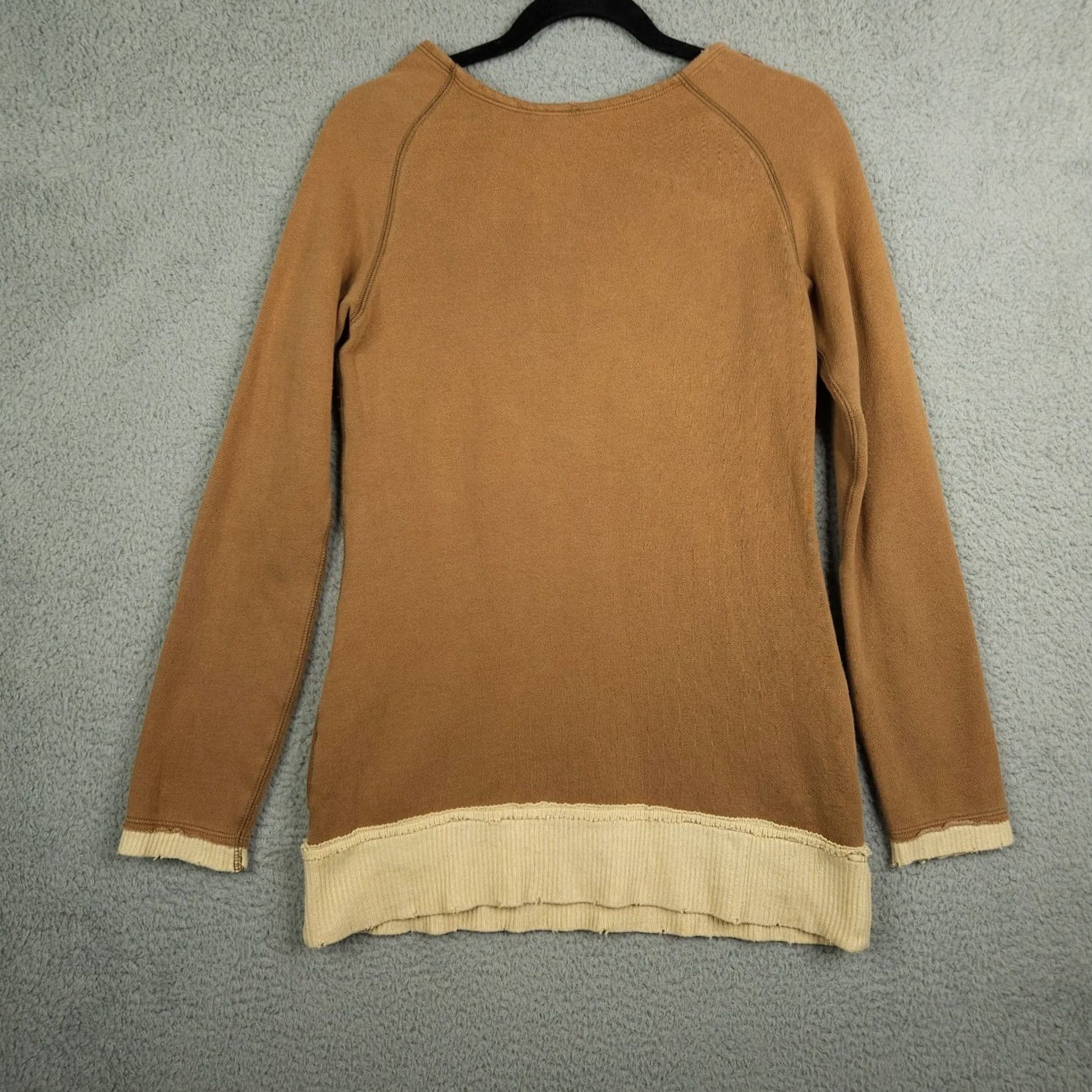 Free People Free People Women's brown Distressed Embroidery Fleece Top S Shirt Adult Regular Brown Embroidery Fall 90s Mens Womens Boys Girls Size S / US 4 / IT 40 - 4 Thumbnail
