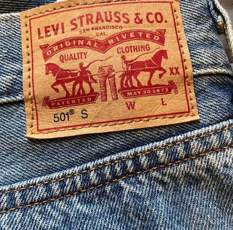 Levi's Vintage Clothing Levi’s 501 Distressed Light Blue Denim Jeans Size US 32 / EU 48 - 5 Thumbnail
