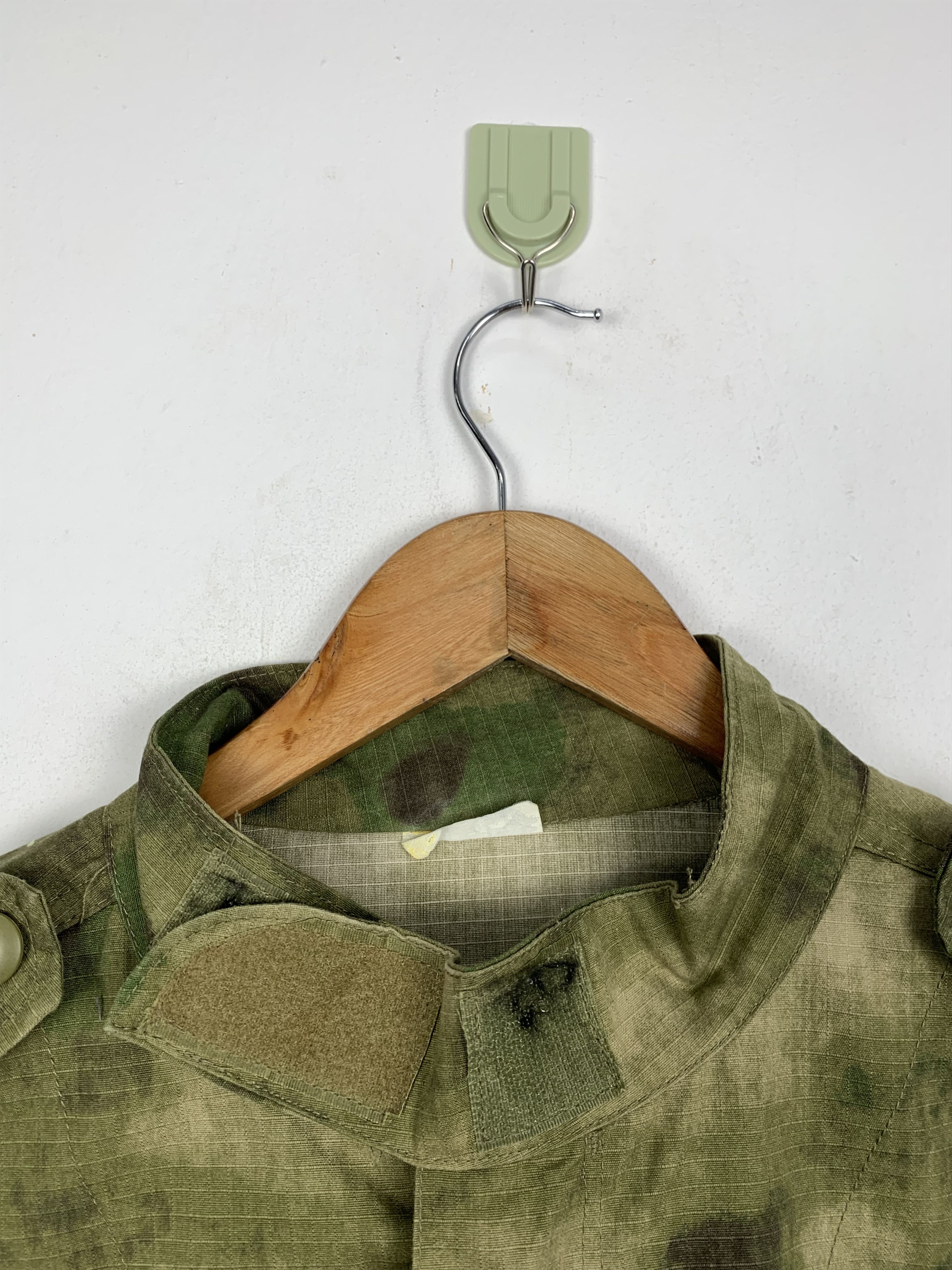 Vintage Vintage 70s Military Army Combat Camo Jacket J1460 Size US L / EU 52-54 / 3 - 11 Thumbnail