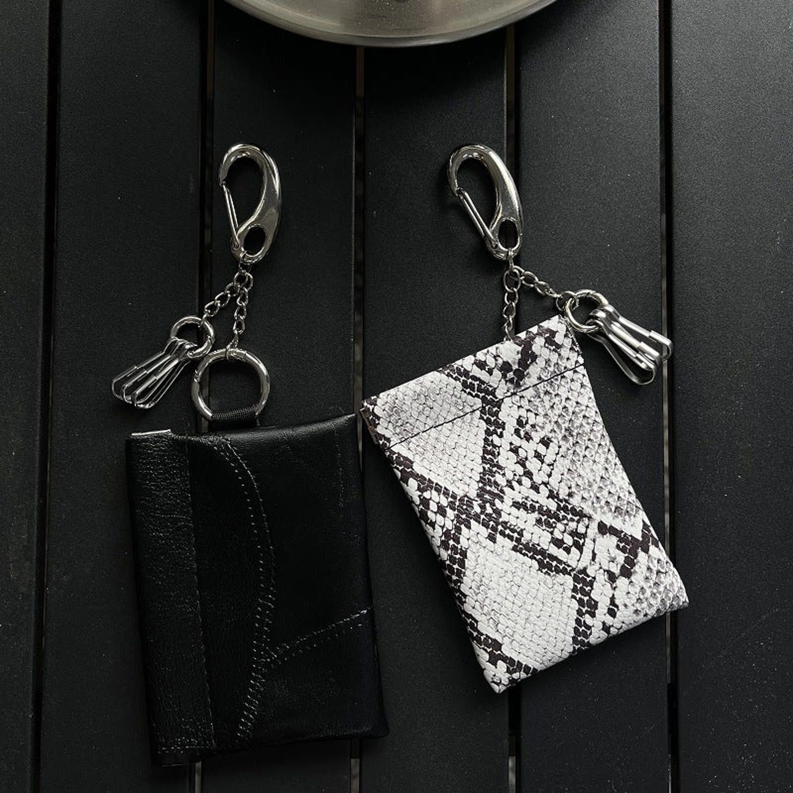 Jewelry Black White Snakeskin Print Keychain Wallet, Compact Wallet Size ONE SIZE - 3 Thumbnail