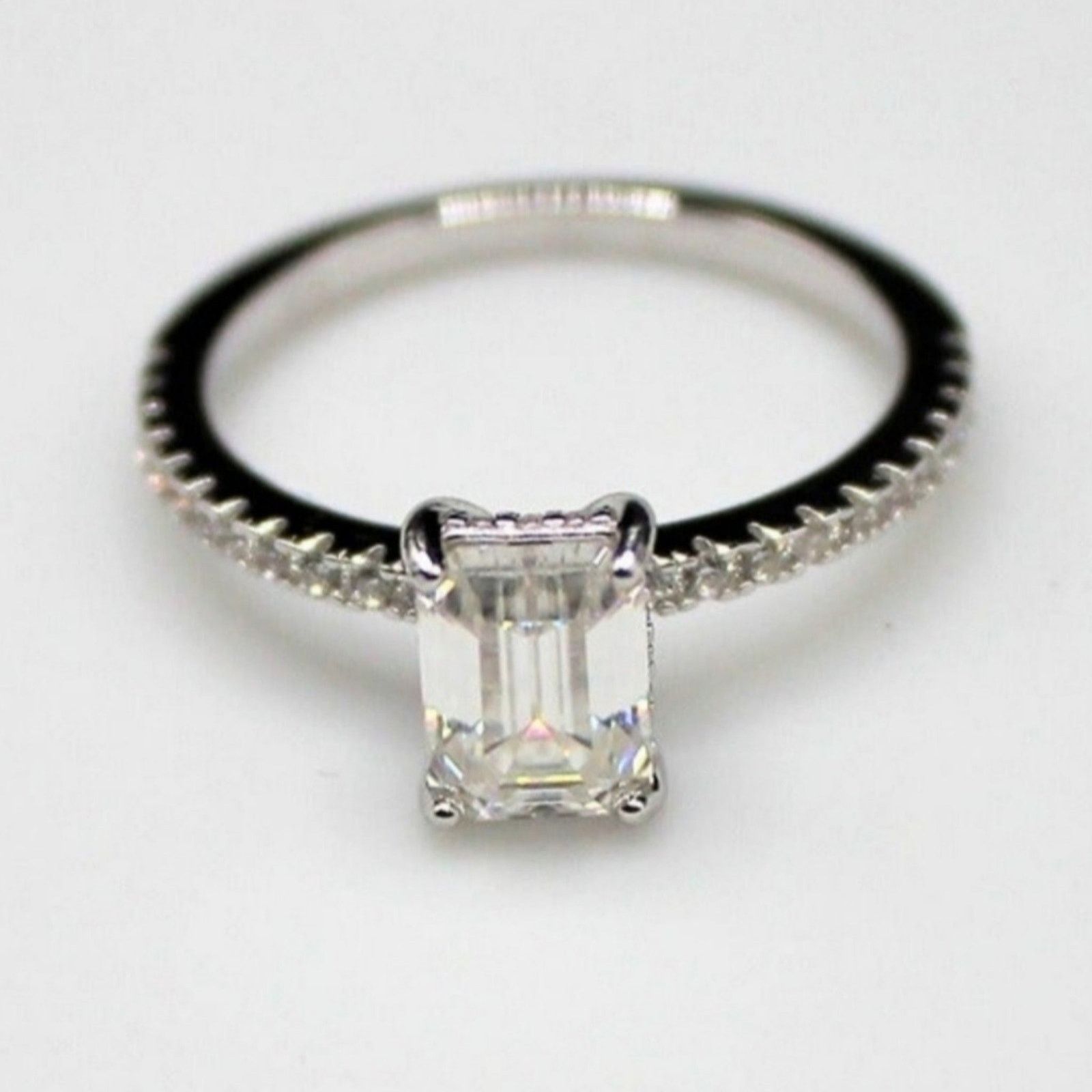Boutique Moschino Moissanite Ring Solitaire Emerald Cut 925 Silver 8 Size ONE SIZE - 3 Thumbnail