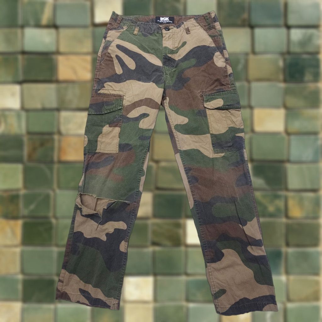 DGK DGK Cargo Pants Mens 30 x 29 Camo Army Straight Leg Regular Fit Cotton Denim Knit 2000s Style Clothing Size US 30 / EU 46 - 1 Thumbnail