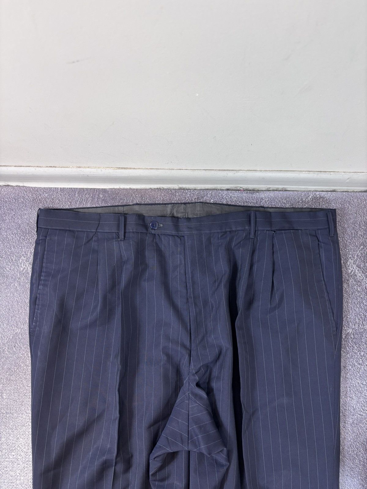 Holland & Sherry Holland & Sherry Men’s 2-Piece Navy Blue Pinstripe Wool Suit Size 52R - 18 Thumbnail