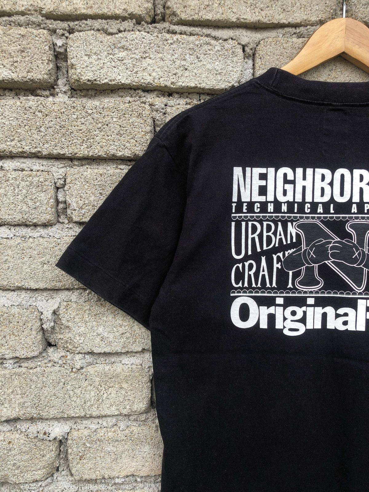 Japanese Brand Vintage Neighbourhood X Kaws Original Fake Tshirt Size US M / EU 48-50 / 2 - 16 Thumbnail