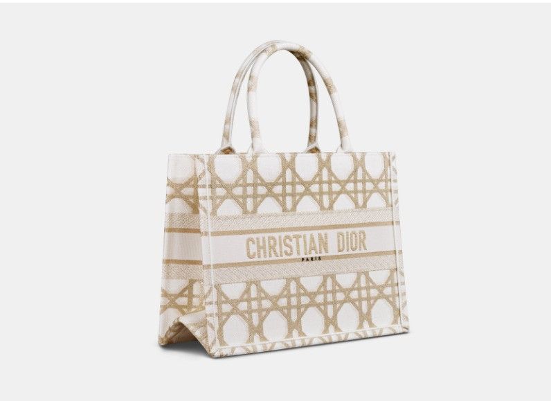 Dior o1w1db10325 Size: OS / M1296 Medium Tote Bag in White & Gold Size ONE SIZE - 1 Thumbnail