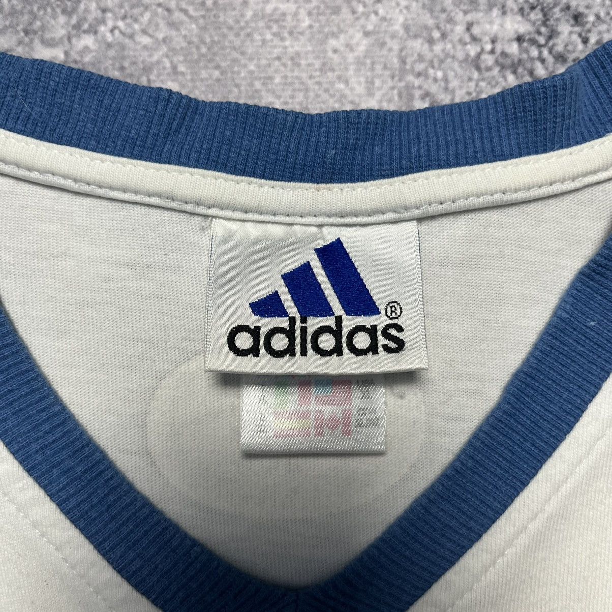 Adidas Vintage Adidas White Tee V-Neck Y2K Streetwear Size US XL / EU 56 / 4 - 5 Thumbnail