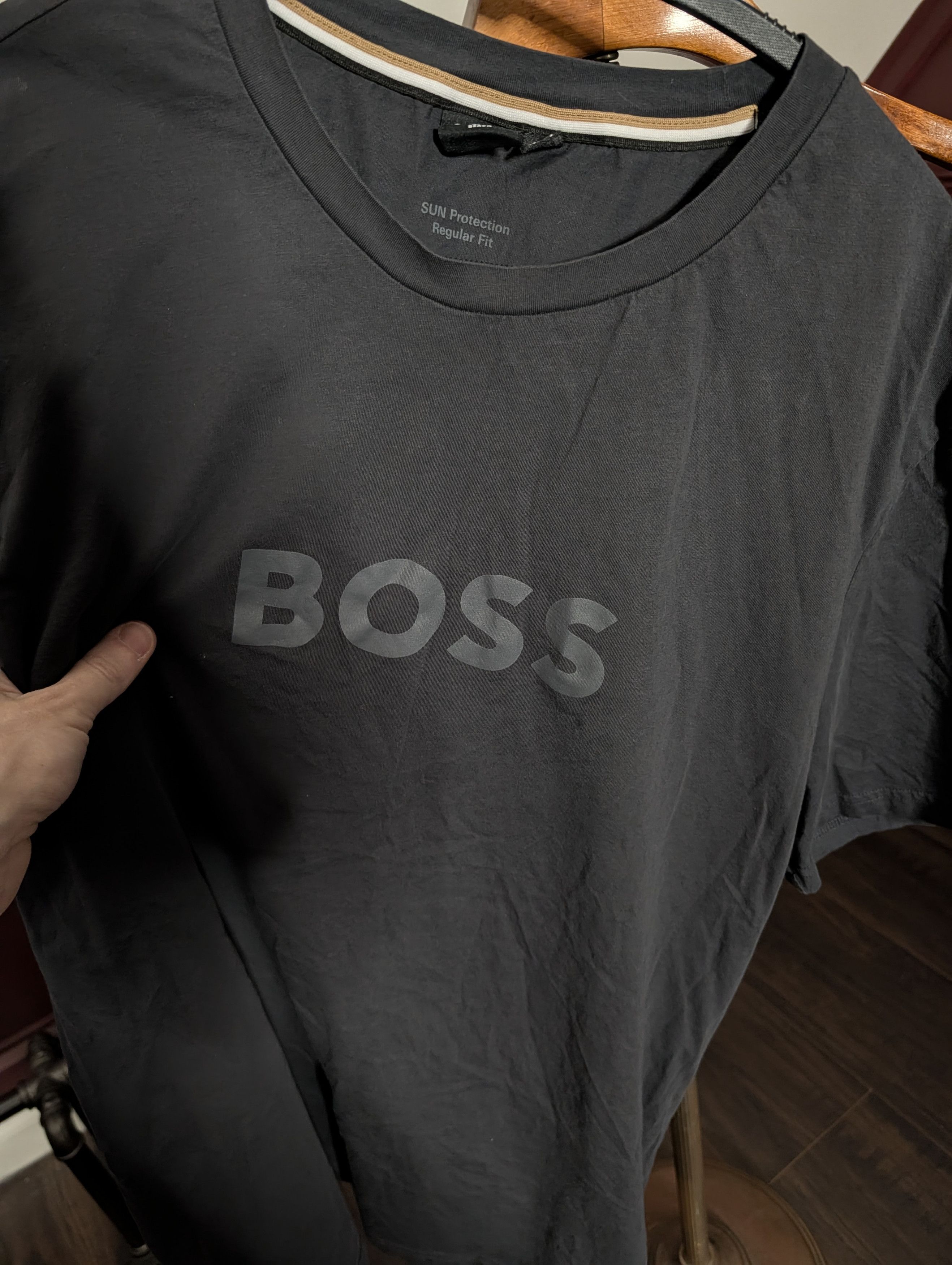 Hugo Boss BOSS Beach SUN Protection big logo graphic t-shirt Size US XL / EU 56 / 4 - 2 Thumbnail