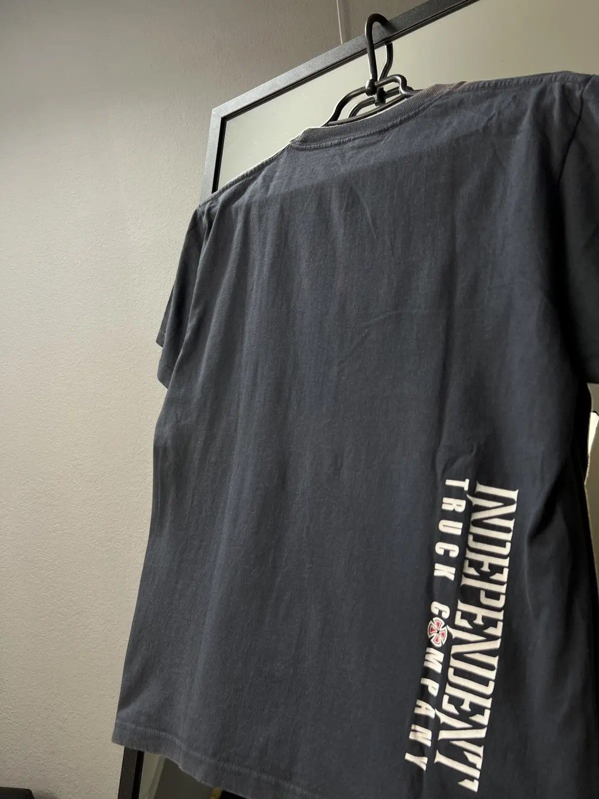 Independent Truck Co. × Vintage 😨Vintage Y2K Independent faded t-shirt crash distressed USA Size US M / EU 48-50 / 2 - 10 Thumbnail