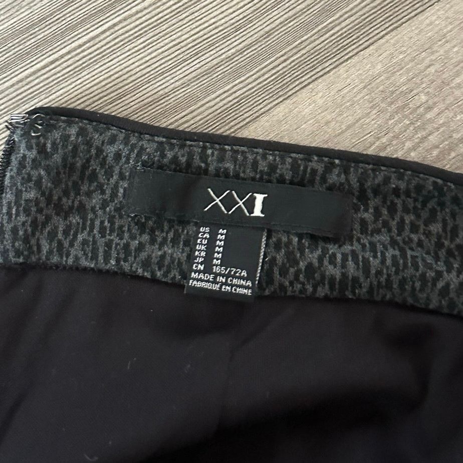 Forever 21 forever 21 gray black leopard print midi skirt Size 30" / US 8 / IT 44 - 4 Thumbnail