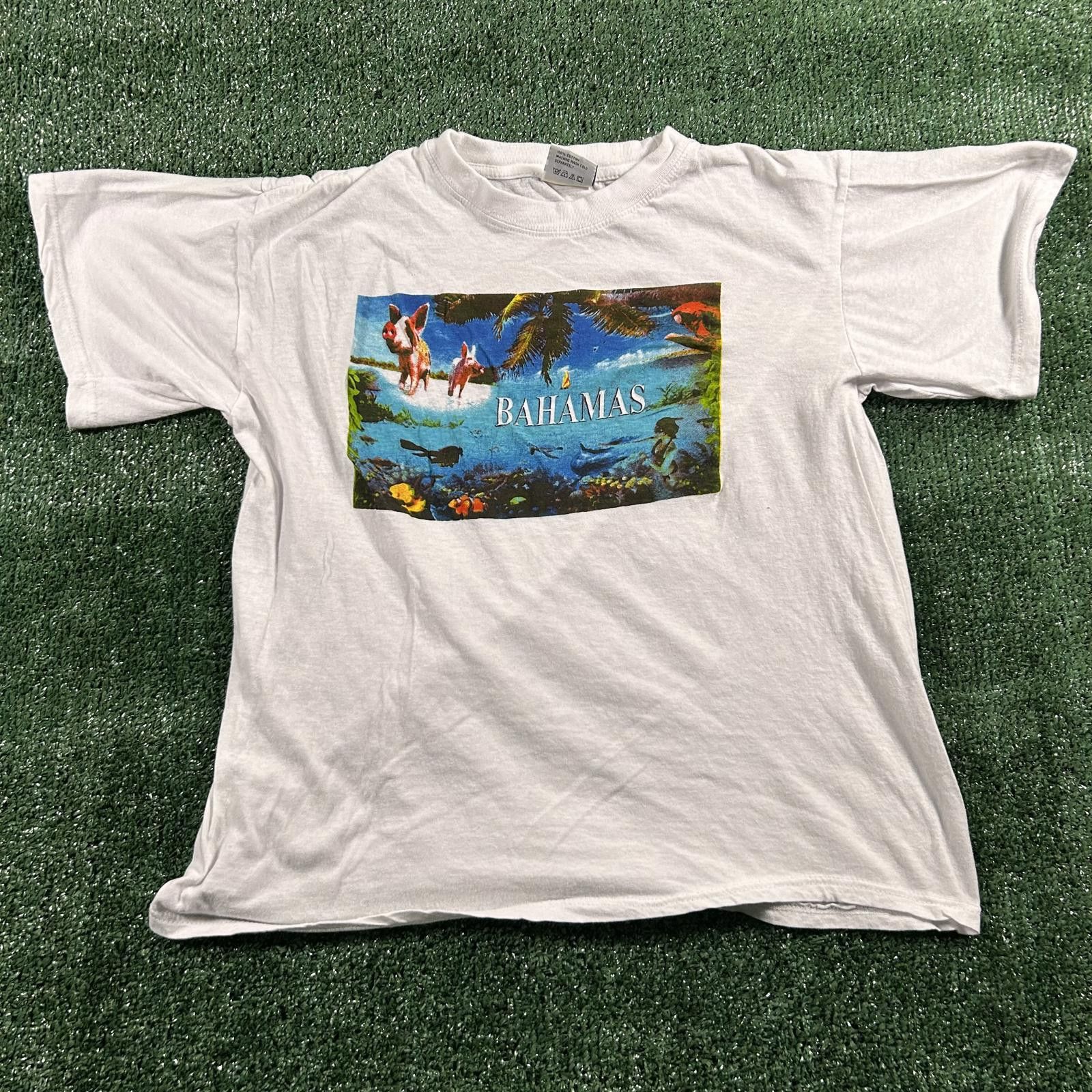 Other Island Dreams Bahamas Graphic T-Shirt. Boxy fit size XL Size US XL / EU 56 / 4 - 1 Thumbnail