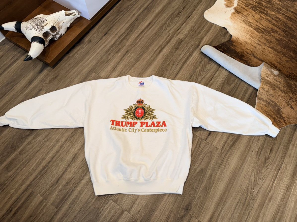 Jerzees Vintage Trump Plaza Casino Atlantic City Sweatshirt Mens XL Size US XL / EU 56 / 4 - 1 Thumbnail