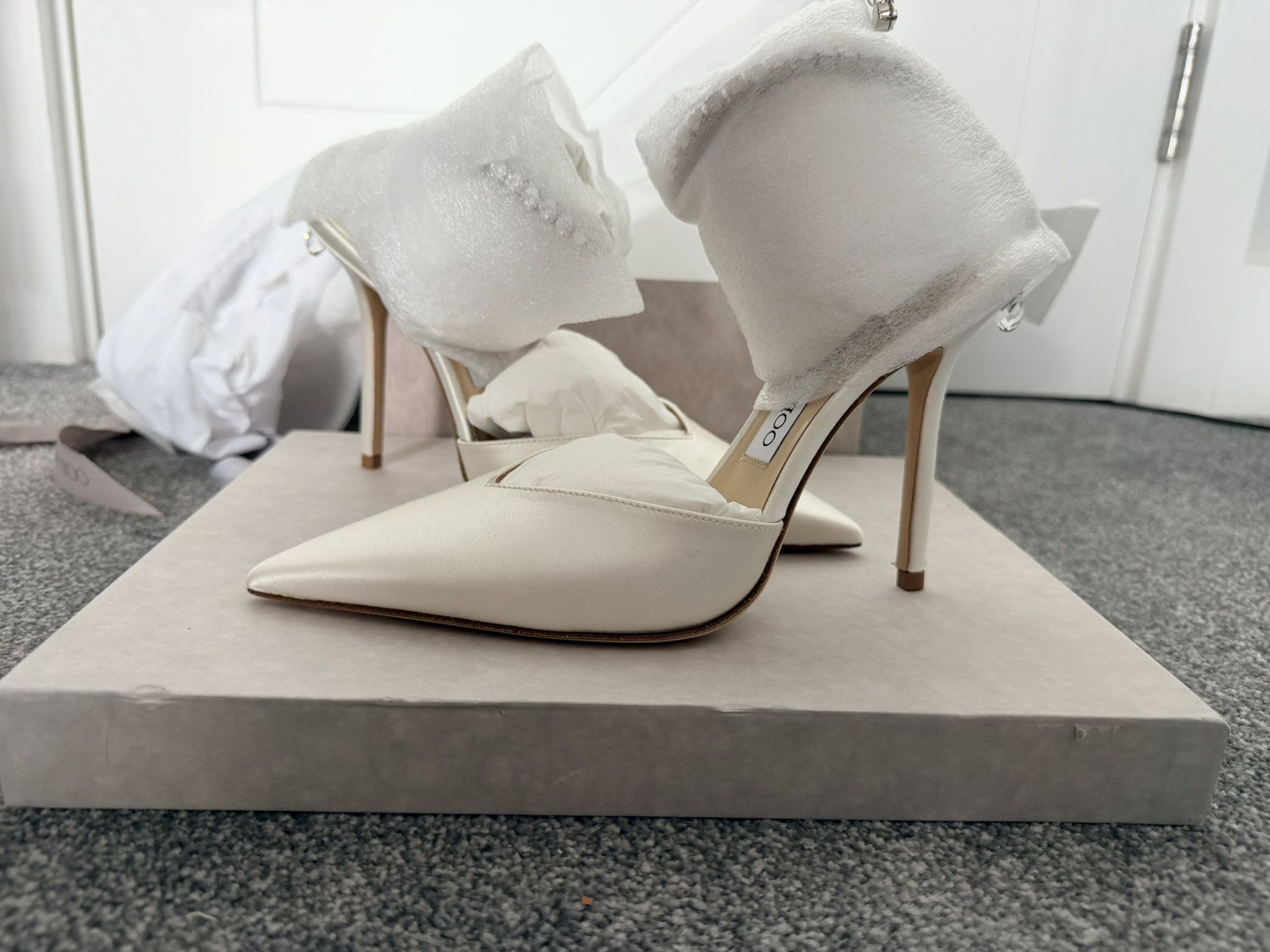 Jimmy Choo Jimmy Choo Saeda 100 l 39 EU Ivory/Crystal Size US 9 / IT 39 - 1 Thumbnail