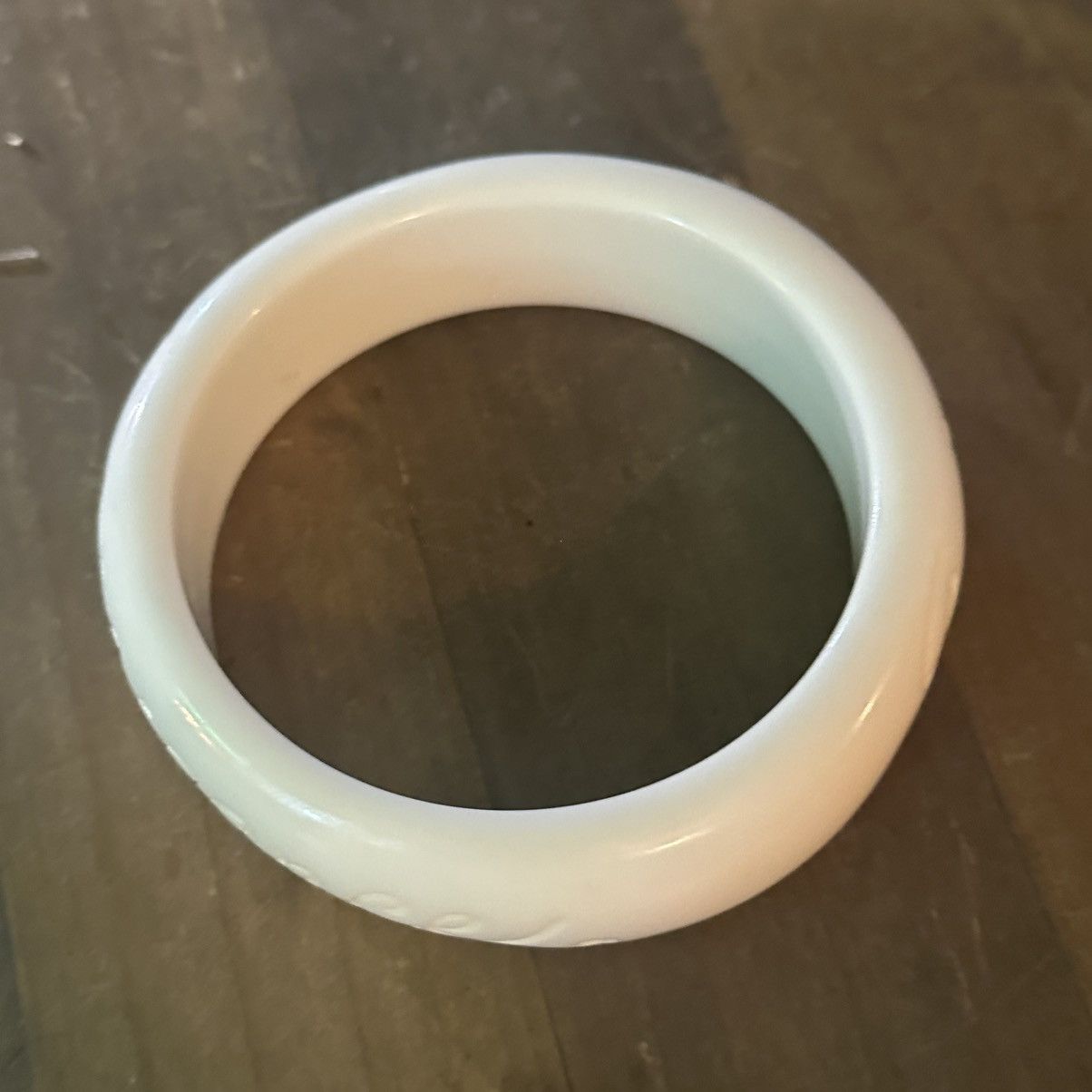 Vintage Vintage L’ élégance white lucite bangle bracelet Size ONE SIZE - 4 Thumbnail