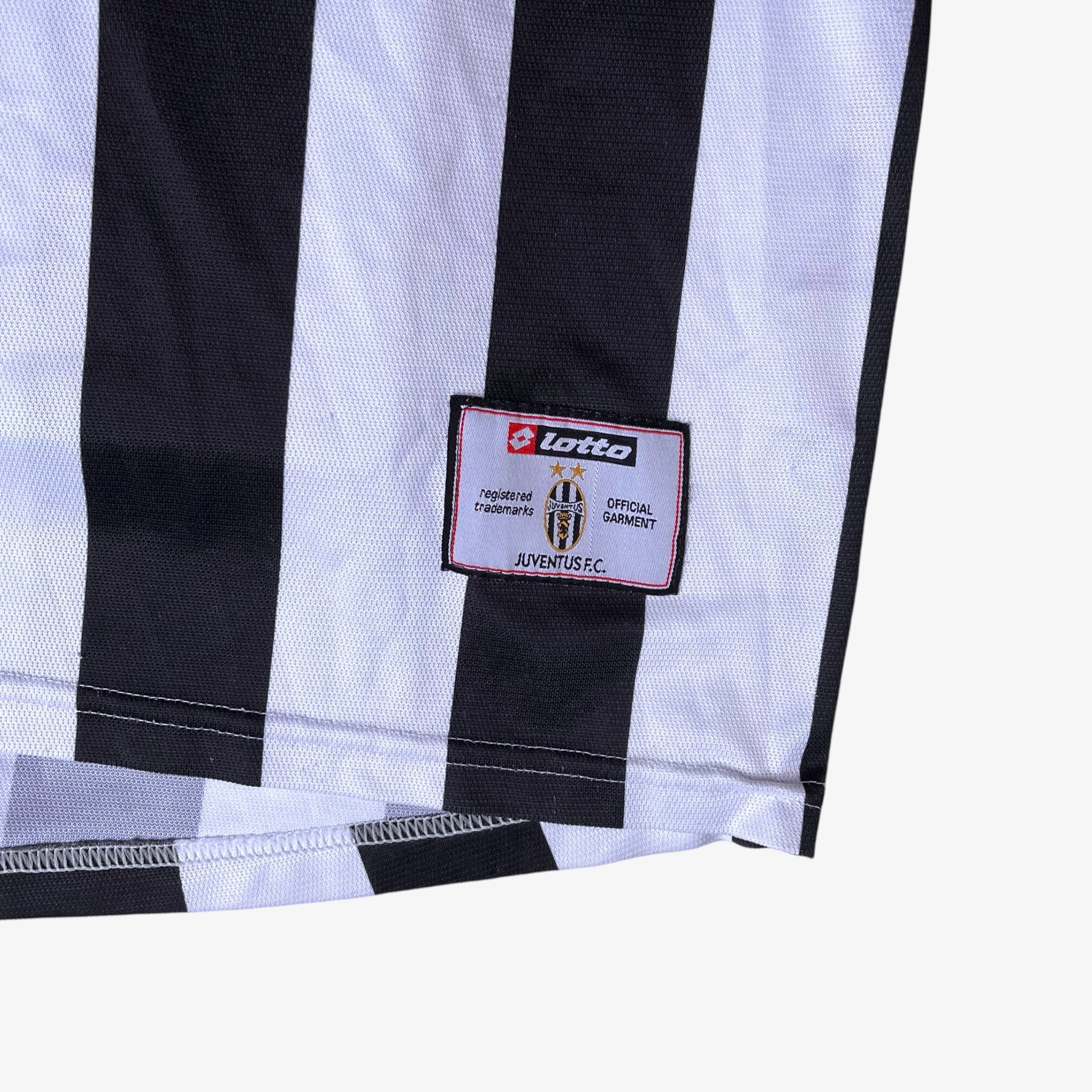 Lotto Sport Vintage Lotto Juventus 2001 Champions League Football Jersey Size US L / EU 52-54 / 3 - 6 Thumbnail