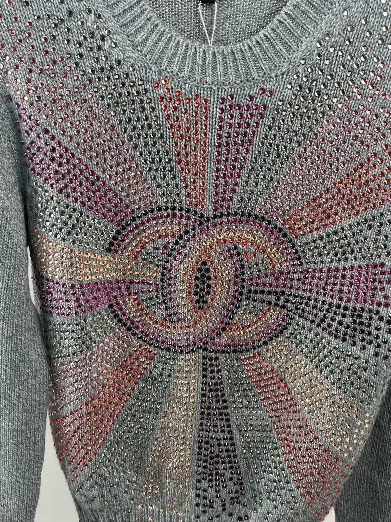 Chanel Chanel Gray rhinestone print logo long-sleeved sweater Size XXS / US 00 / IT 34 - 3 Thumbnail