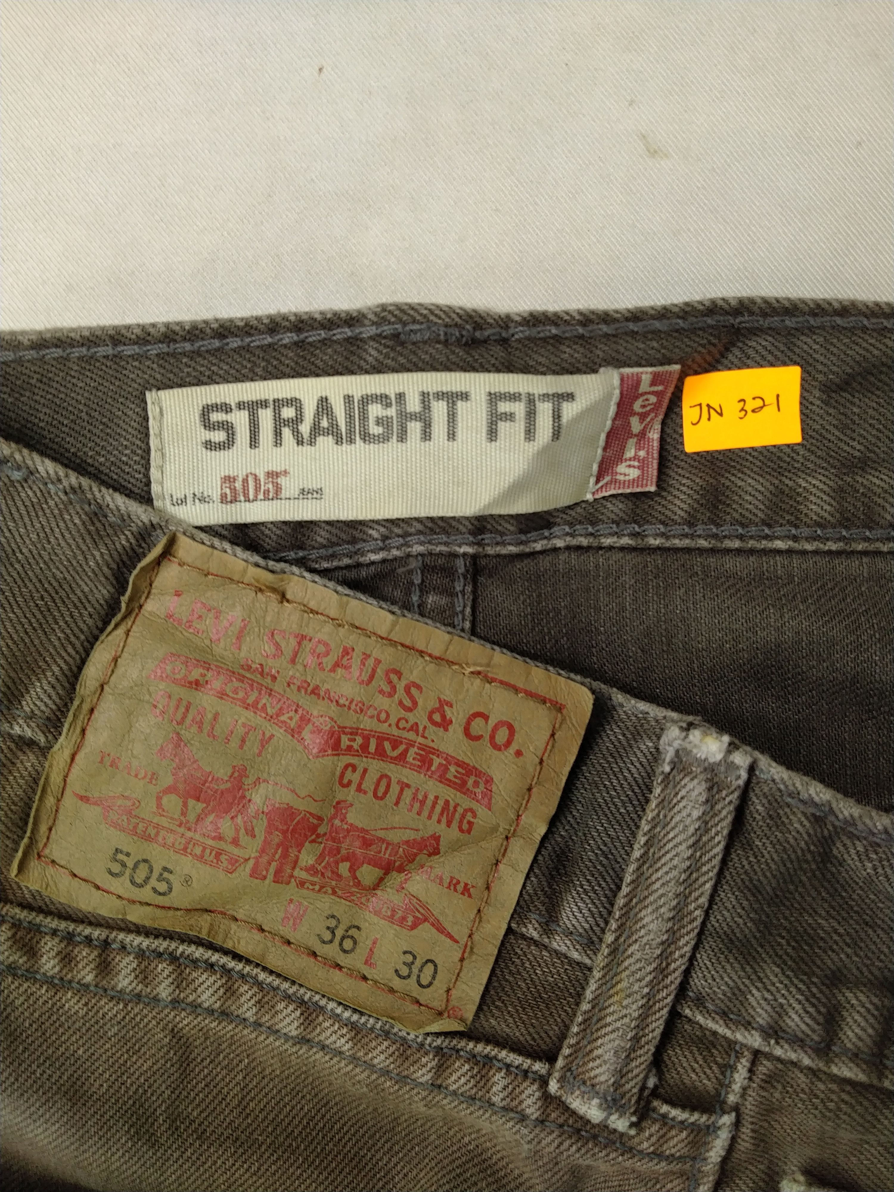 Levi's Vintage Levi's 505 Straight Fit 38 x 30.5 Denim -JN321 Size US 38 / EU 54 - 10 Thumbnail