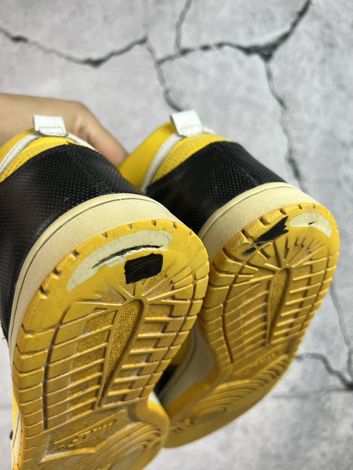Nike Nike Dunk High Varsity Yellow White Black Wu-Tang Goldenrod Size US 9 / EU 42 - 7 Thumbnail