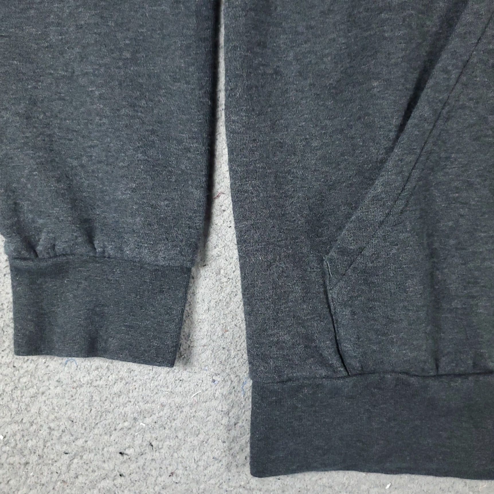 Adidas Vintage Adidas Hoodie Mens Medium Pullover Sweater Gray Logo Casual All Seasons Size US M / EU 48-50 / 2 - 3 Thumbnail