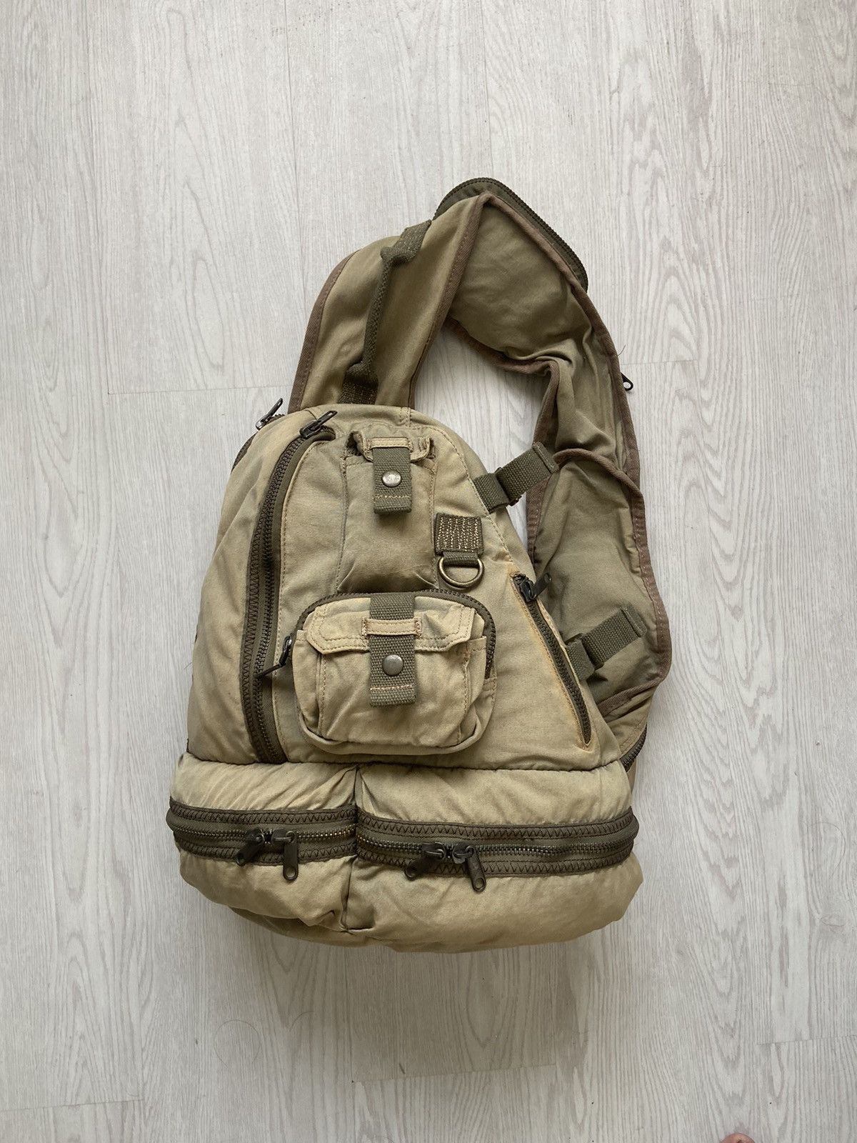 Japanese Brand Vintage 2000’s Tactical Multi Zipper Cargo Crossbody Bag Size ONE SIZE - 1 Thumbnail