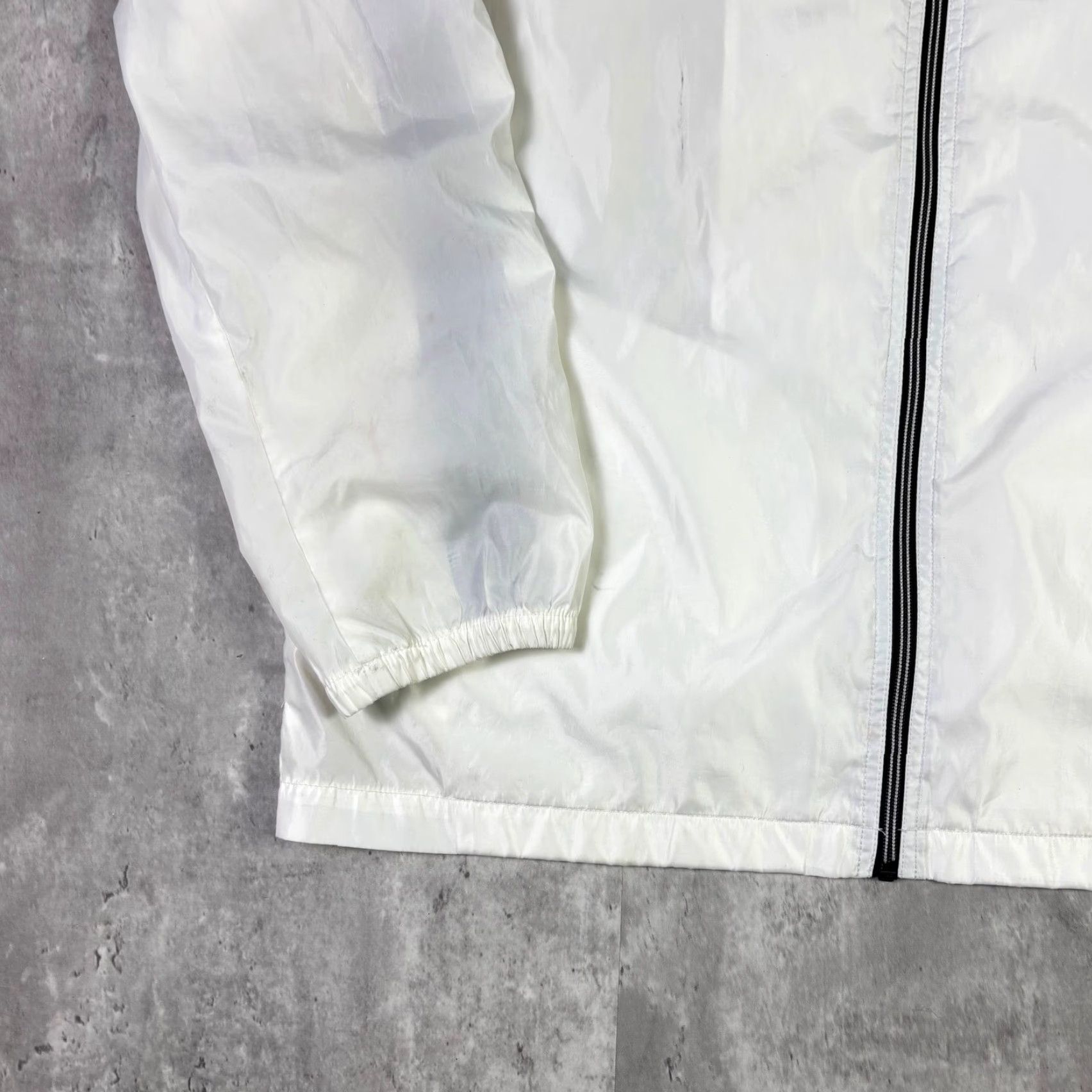 Nike VINTAGE Nike Windbreaker Jacket White Black Stripe Full Zip Mens M 90s Size US M / EU 48-50 / 2 - 7 Thumbnail