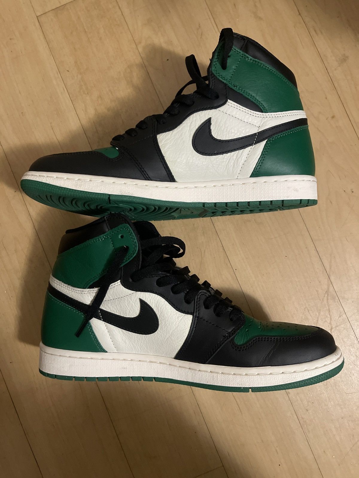 Jordan Brand Air Jordan 1 ‘Pine Green’ Size US 11.5 / EU 44-45 - 2 Thumbnail