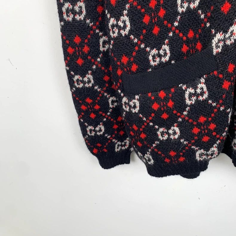 GucciBlack and red color block logo jacquard full print alp