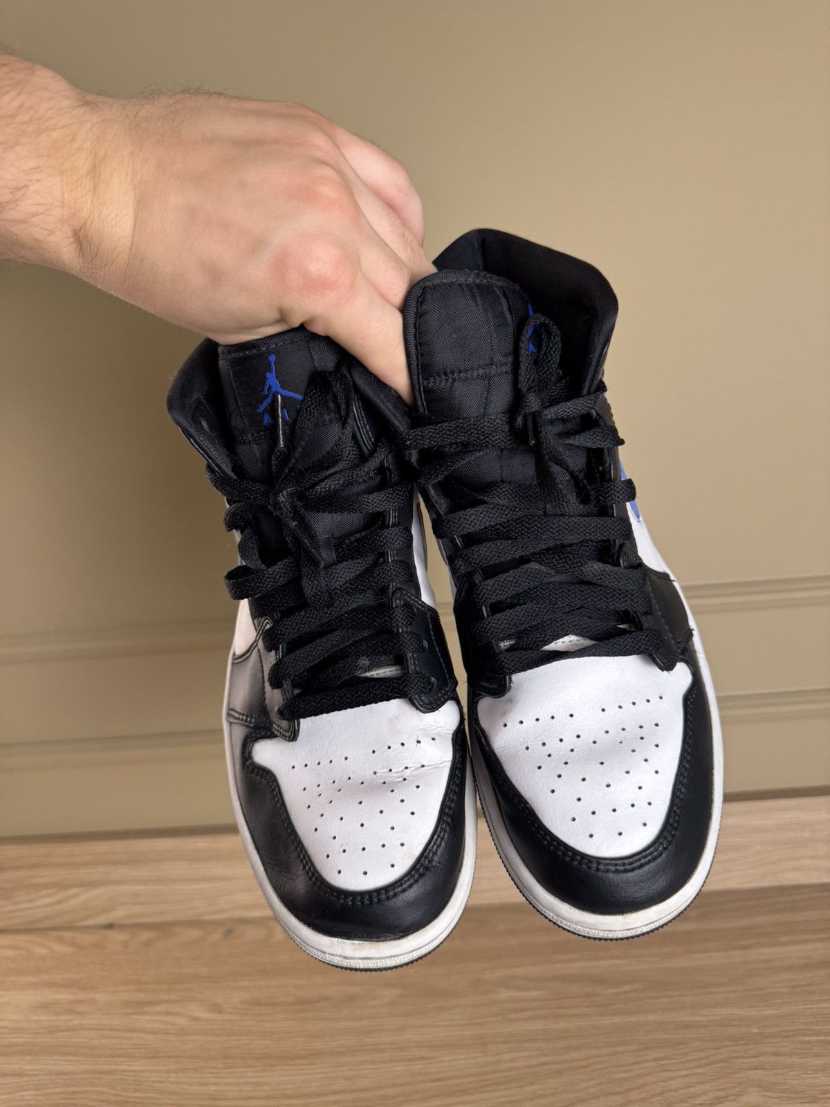 Jordan Brand Nike Air Jordan 1 Mid Chicago Toe Size 10.5 Used No Box Size US 10.5 / EU 43-44 - 4 Thumbnail