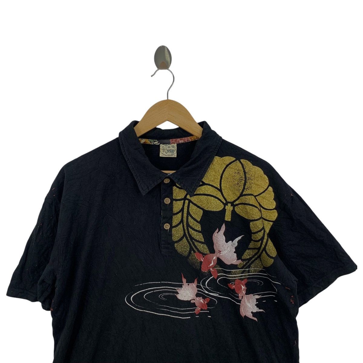 Vintage JAPAN TRADITIONAL CHIKIRIYA Gold Fish Tee Shirt Polo Size US XL / EU 56 / 4 - 2 Thumbnail