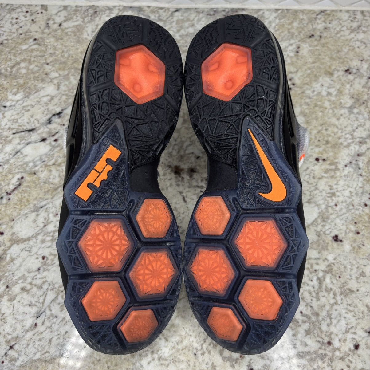 Nike Size 11 Nike Air Max 95 LeBron 12 Low VERY CLEAN/Box Size US 11 / EU 44 - 11 Thumbnail