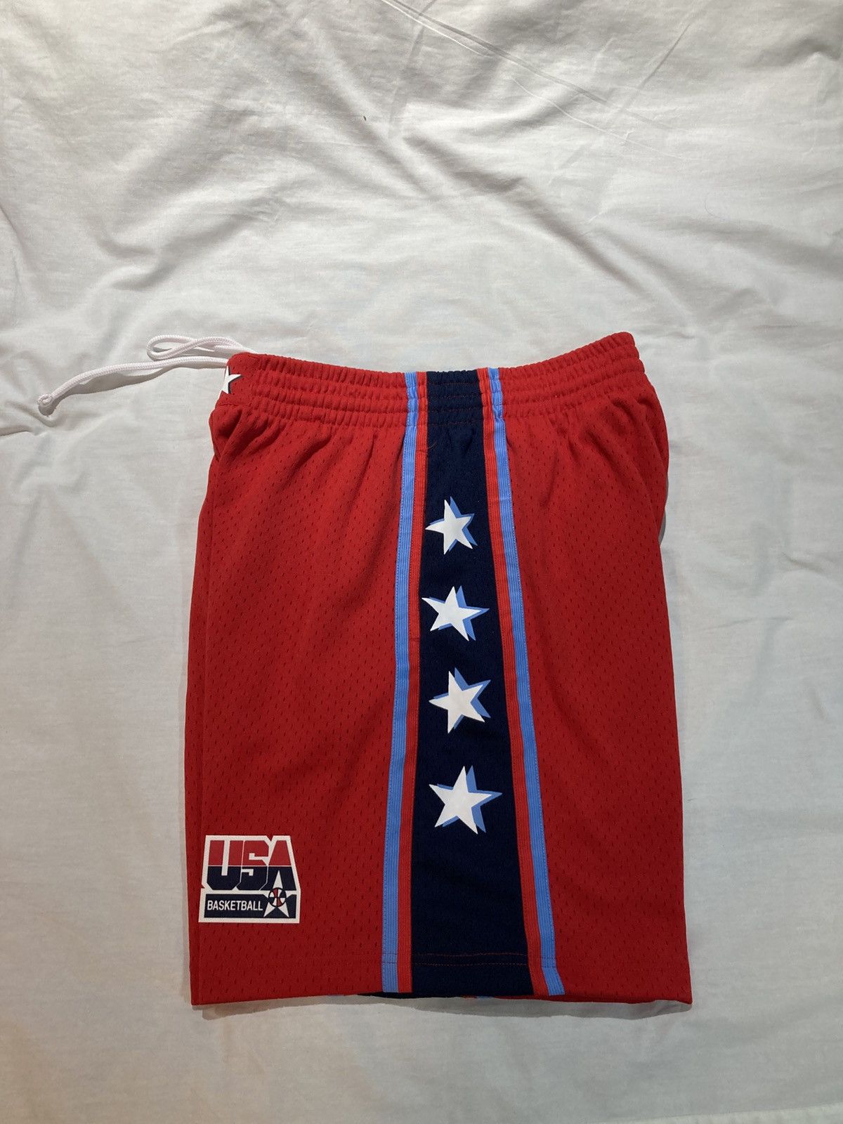 Mitchell & Ness Mitchell & Ness Team USA Basketball Shorts, size medium Size US 30 / EU 46 - 7 Thumbnail