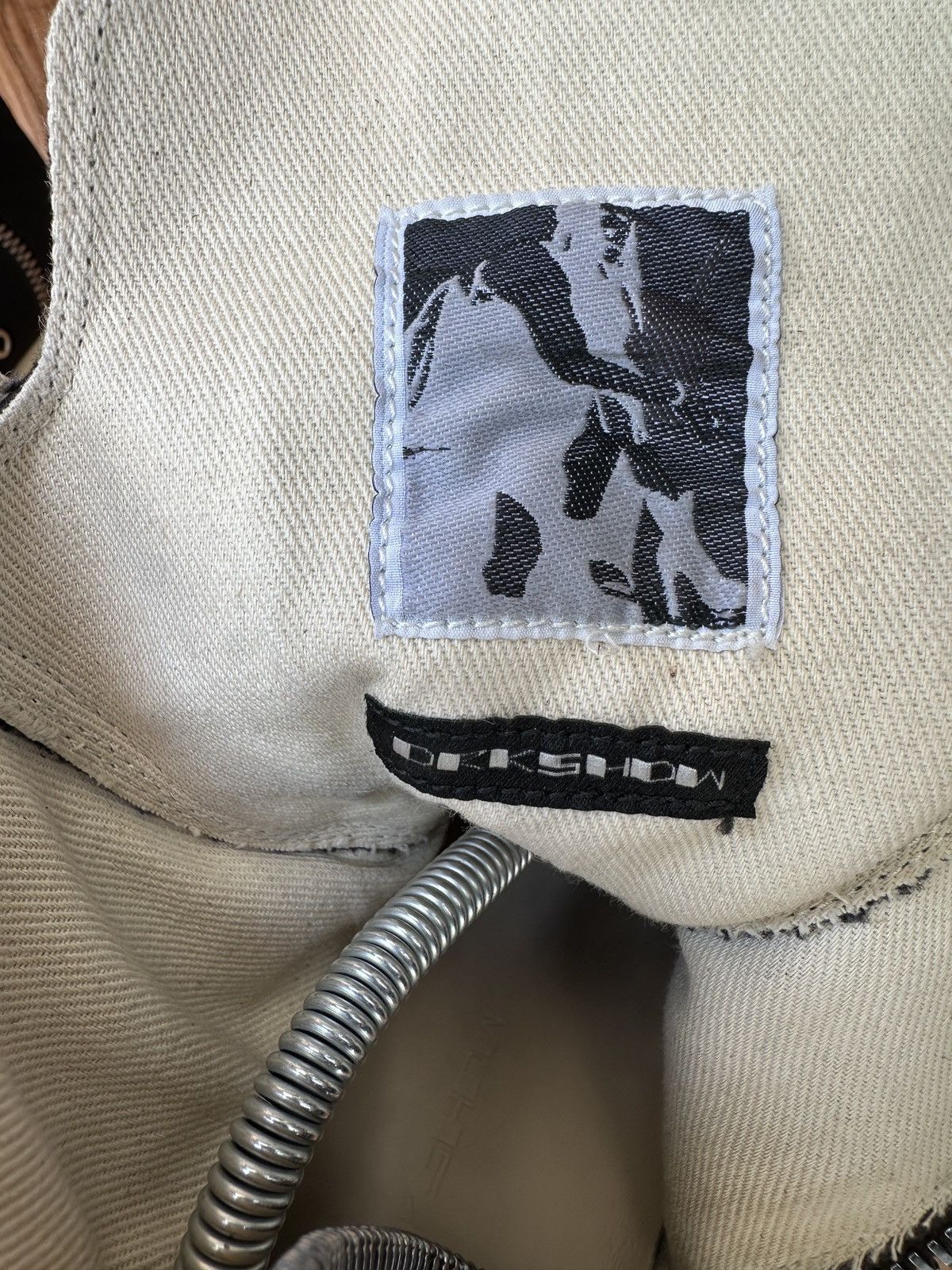 Rick Owens Rick Owens DRSHDW Black Cardboard Hightop Sneakers Size US 10.5 / EU 43-44 - 19 Thumbnail