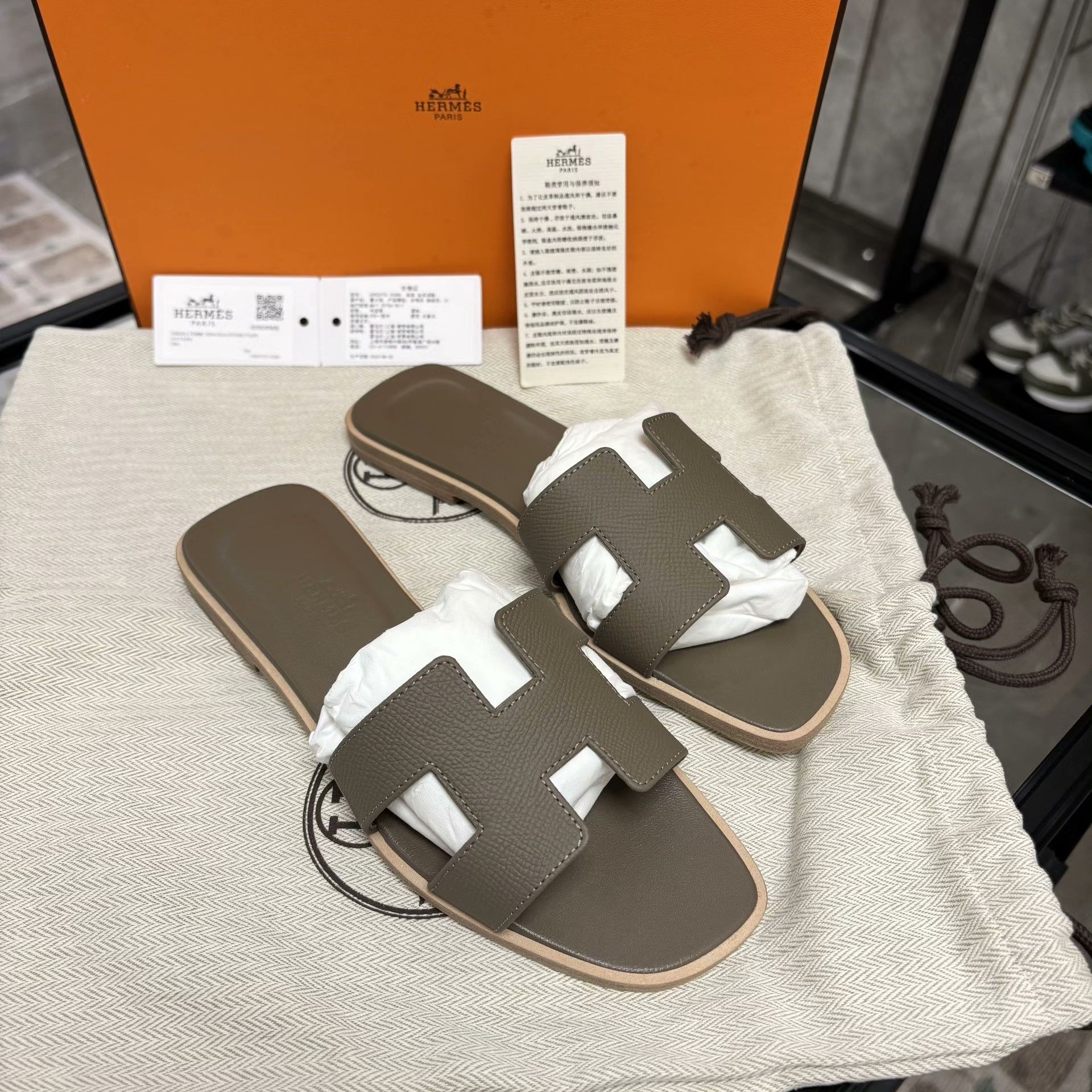 Hermes Hermes Gray Sandals us_5 Women Size US 5 / IT 35 - 1 Thumbnail