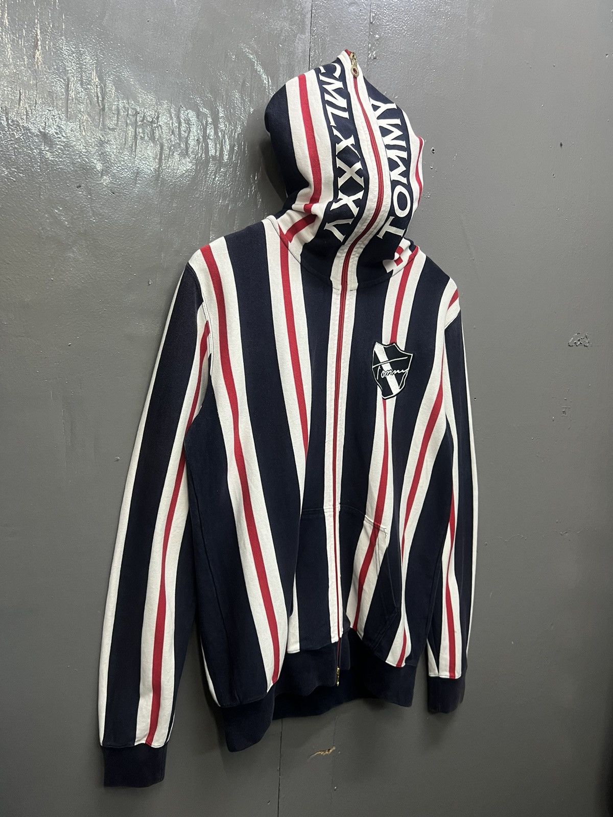 Tommy Hilfiger Tommy Hilfiger Stripe Hoodies Size US L / EU 52-54 / 3 - 3 Thumbnail
