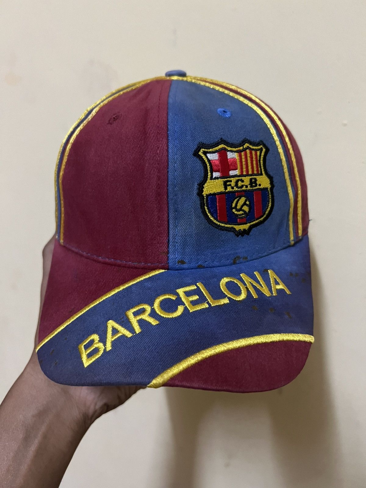 Vintage Vintage FC Barcelona Hat Size ONE SIZE - 1 Thumbnail