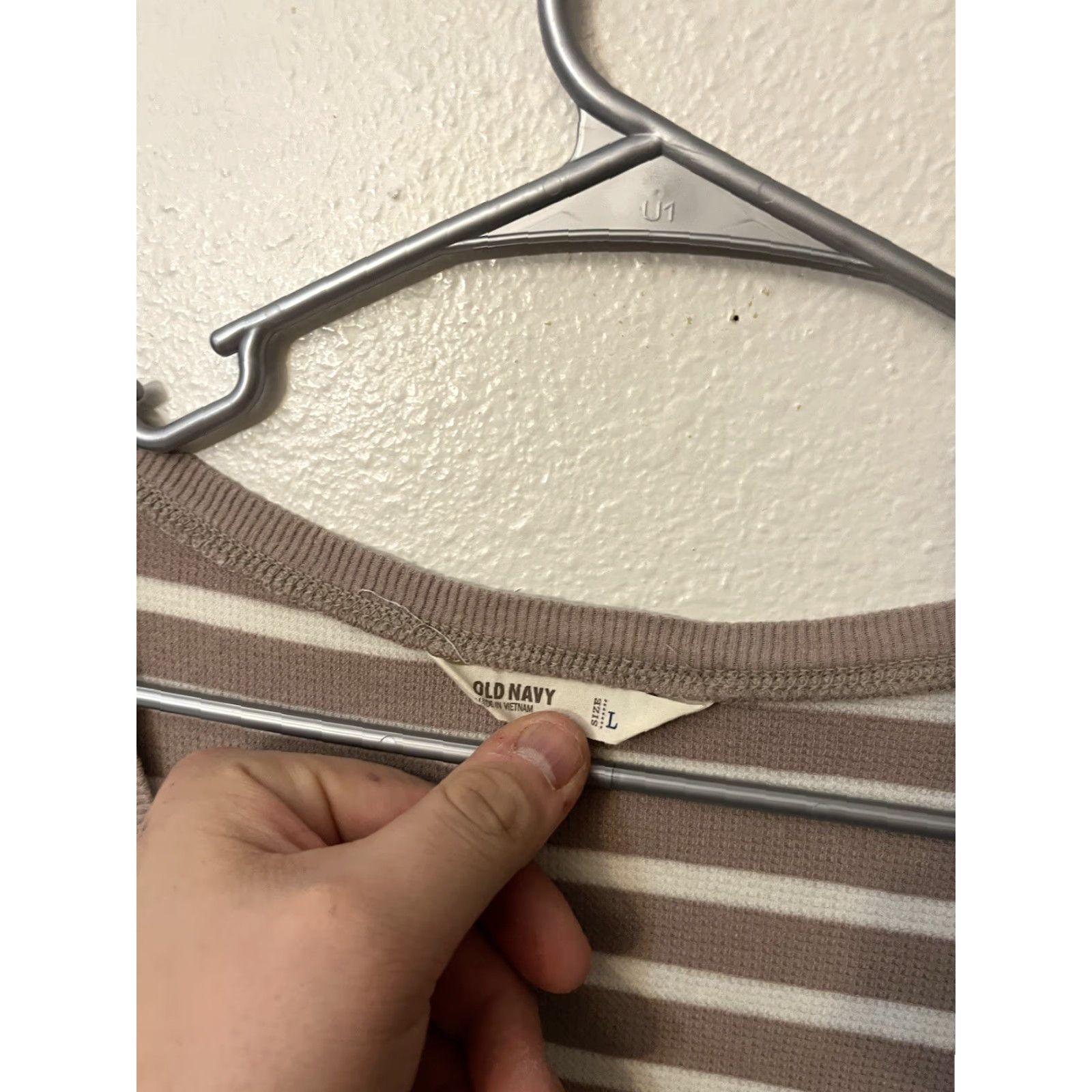 Old Navy Old Navy Scoop Neck Long Sleeve Striped Tan Sweater Size Large Size L / US 10 / IT 46 - 2 Thumbnail