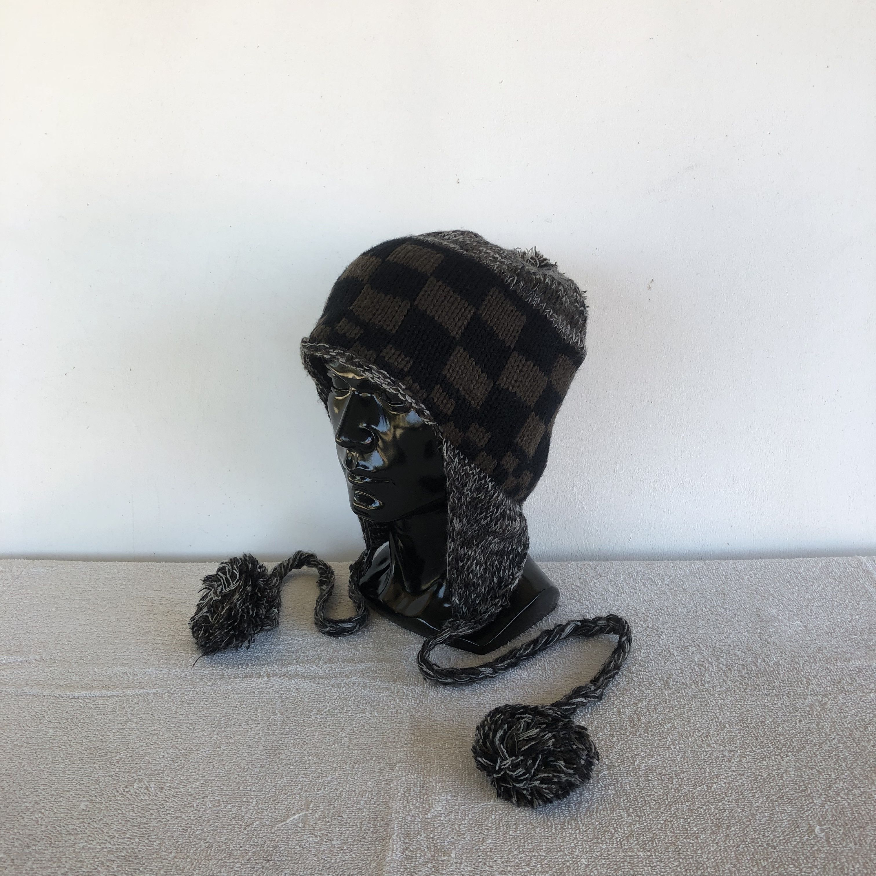 Japanese Brand Vintage Japanese Earflap Beanie Checkered Snow Caps Hats Size ONE SIZE - 1 Thumbnail