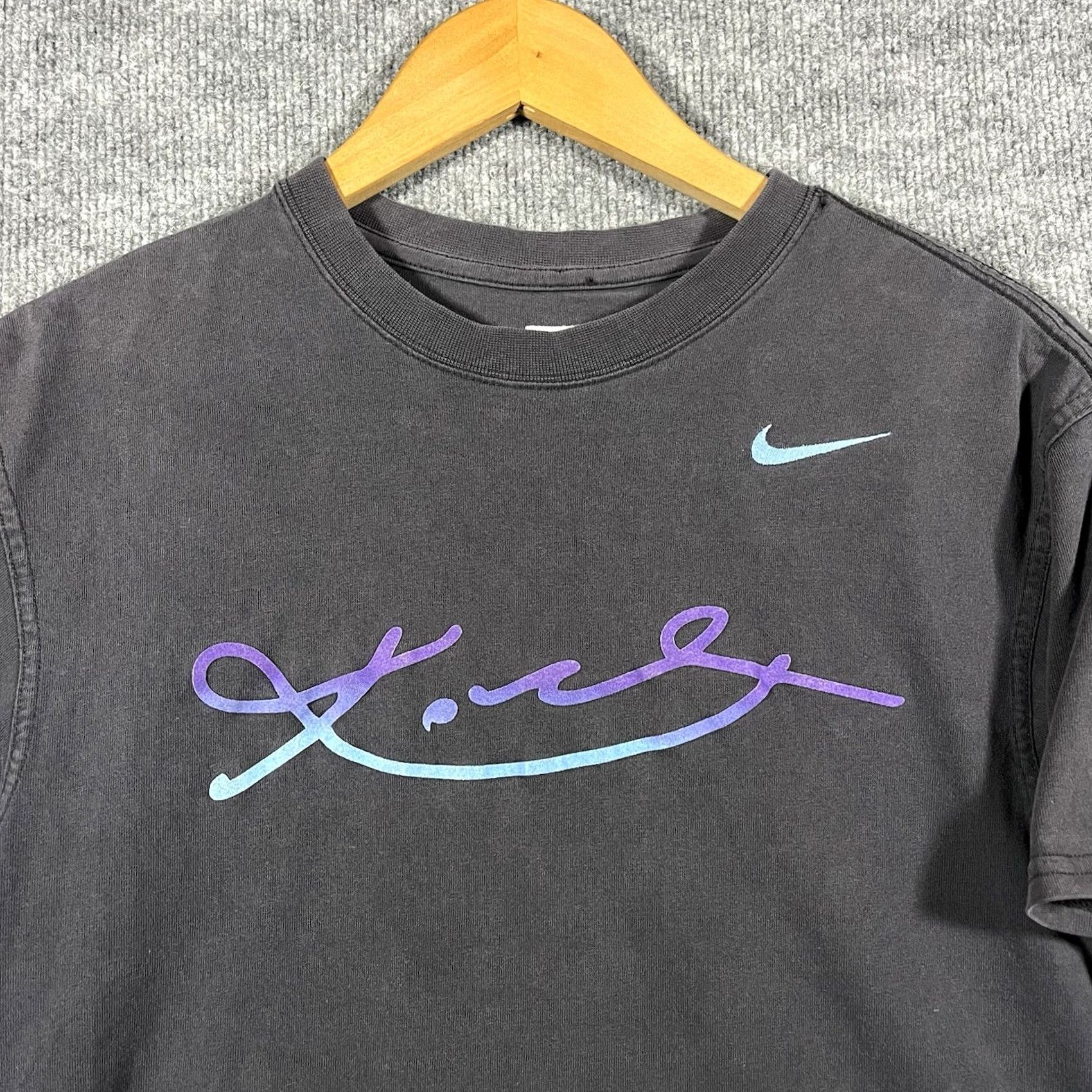 Nike VINTAGE Nike Tee Kobe Bryant Signature T-shirt Mens M Size US M / EU 48-50 / 2 - 2 Thumbnail