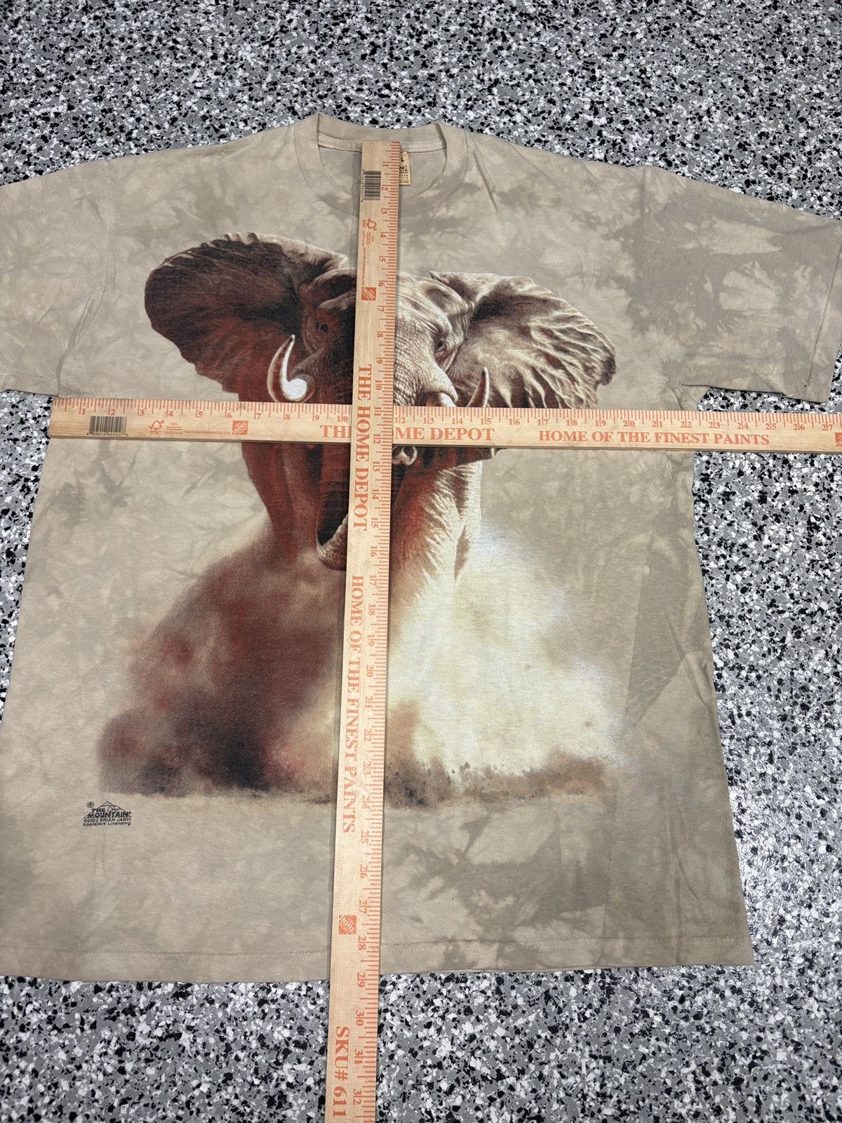 The Mountain Vintage 2002 The Mountain “Elephant” T-Shirt Size L 0791 Size US L / EU 52-54 / 3 - 7 Thumbnail