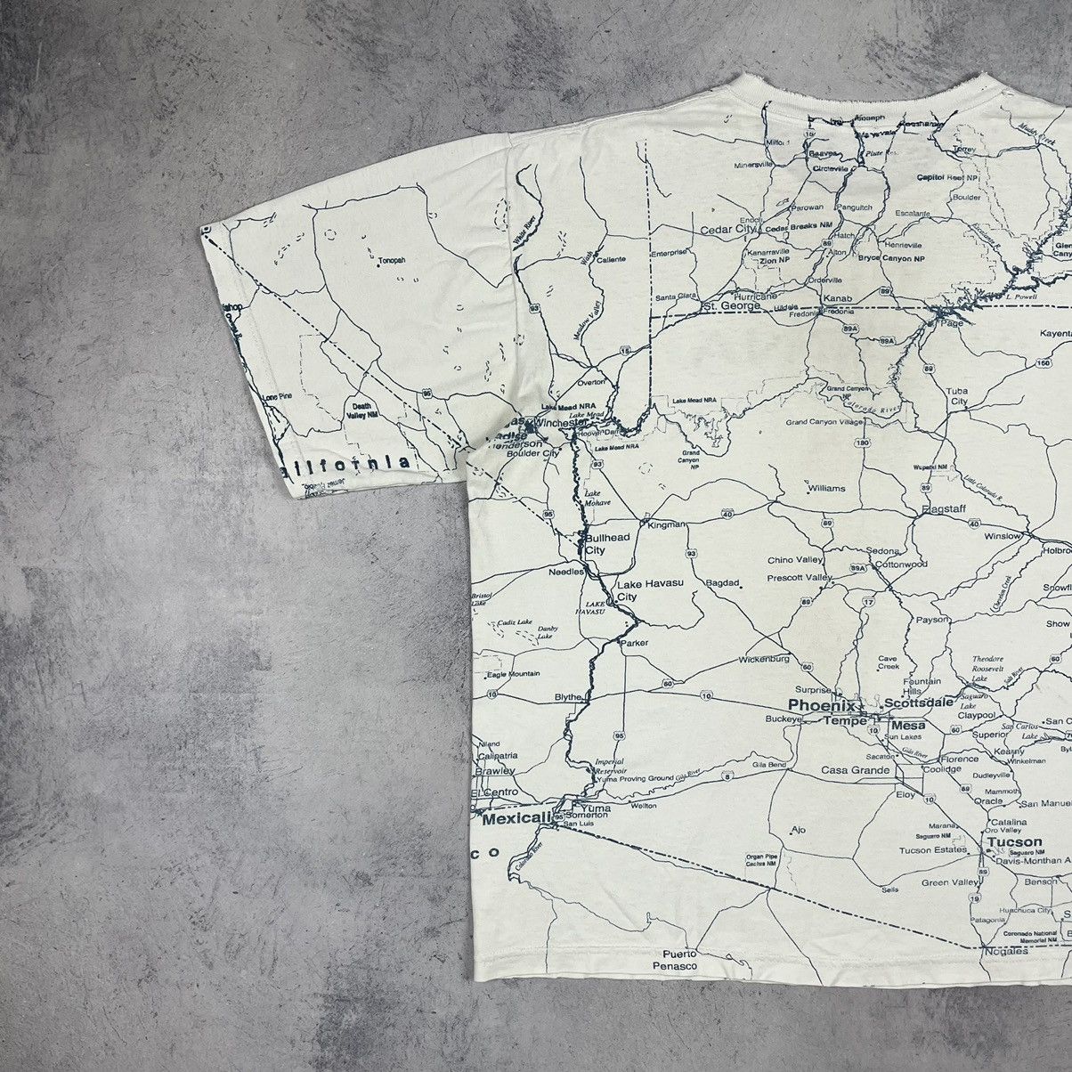 Other Vintage Arizona State Map all over print tee 90’s Size US L / EU 52-54 / 3 - 23 Thumbnail