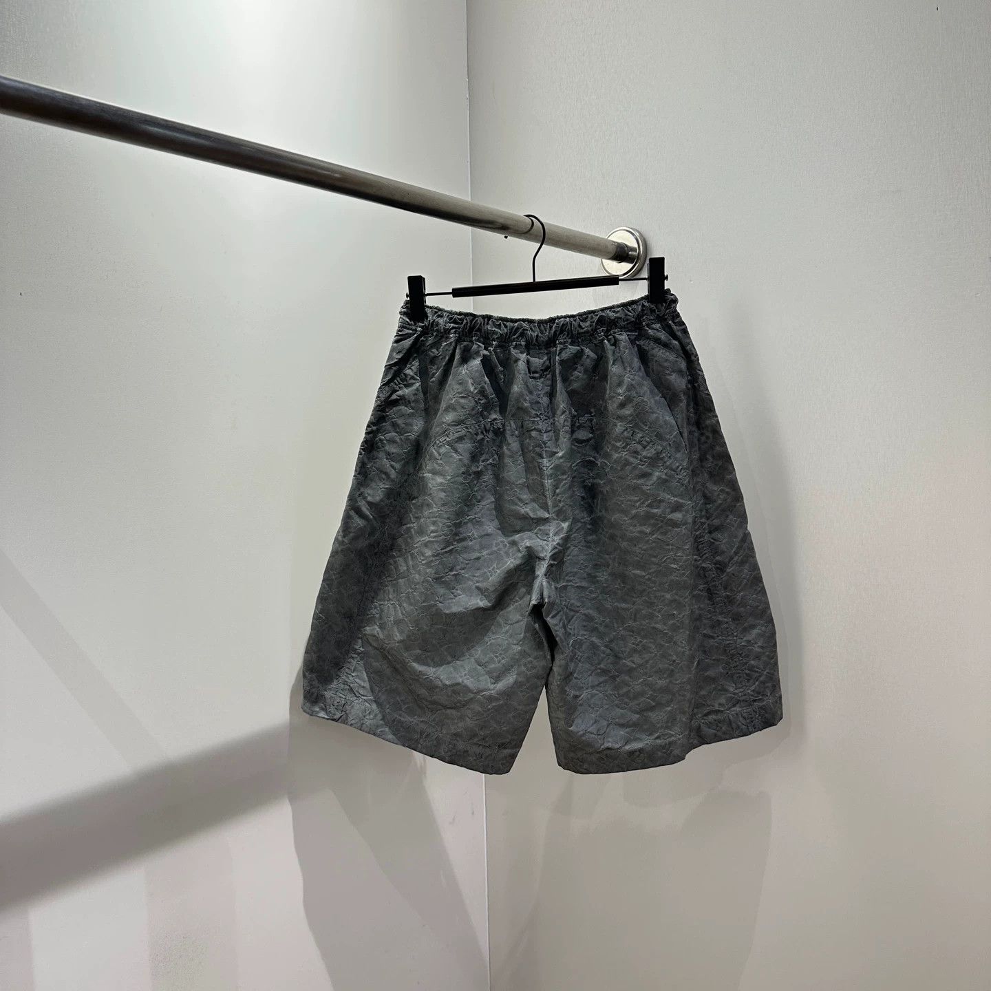 Louis Vuitton LV Monogram All-Over Short 38 Size 27" / US 4 / IT 40 - 2 Thumbnail
