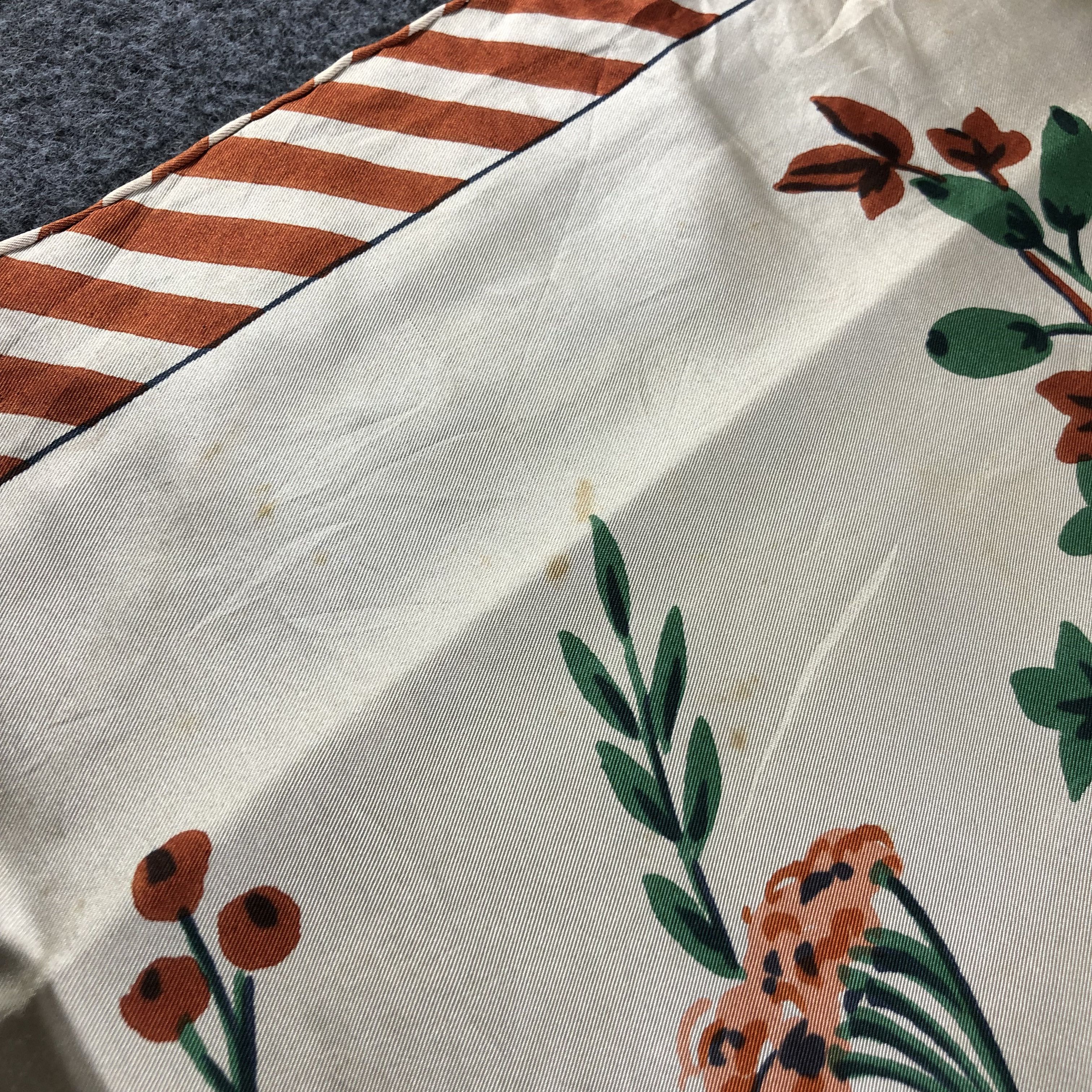 Vintage Luxury Hand Rolled Floral Silk Scarf M402 Size ONE SIZE - 8 Thumbnail