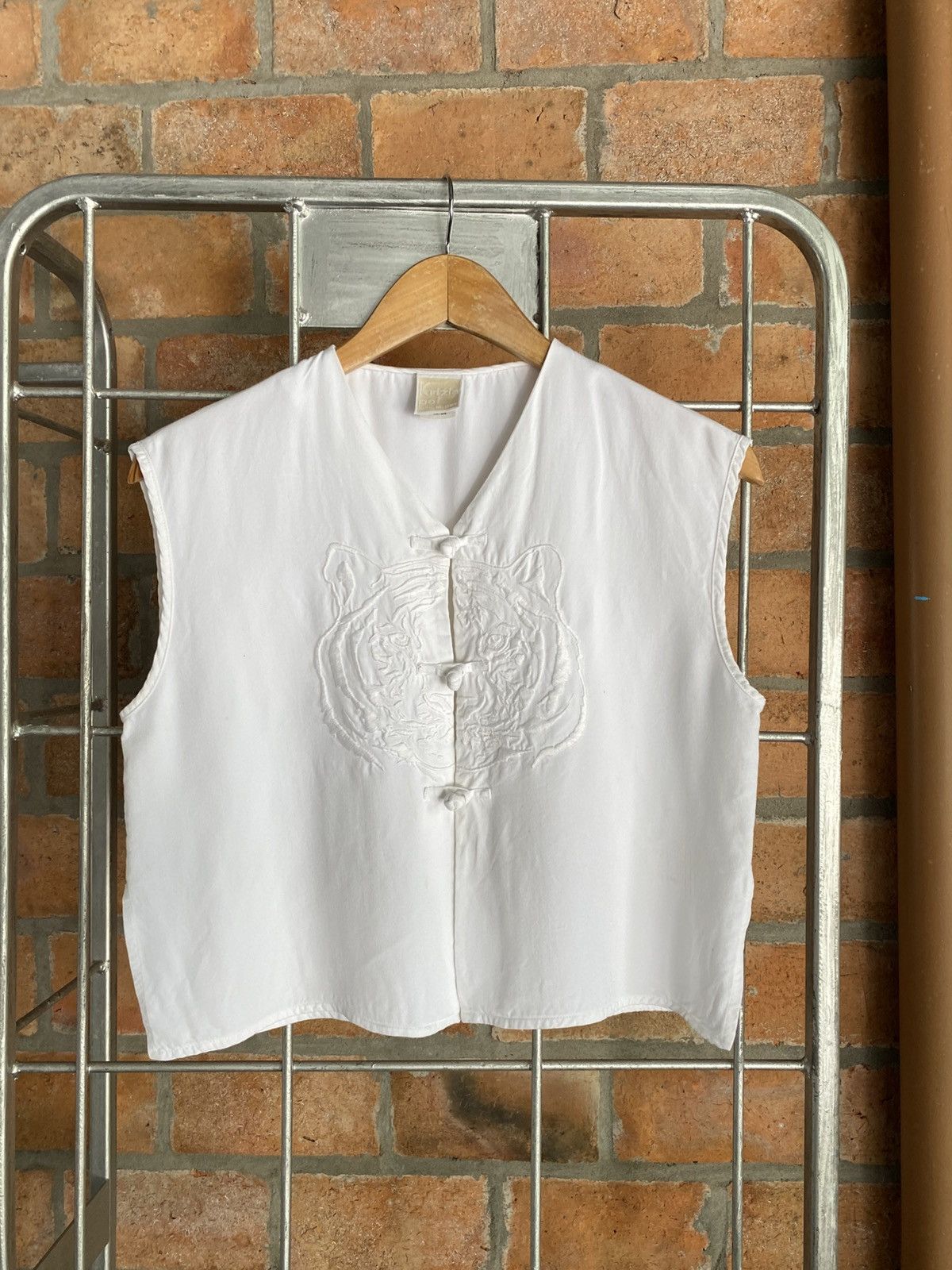 Krizia boi White Sleeveless Embroidered Top