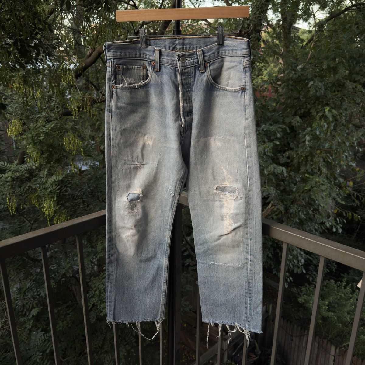 Levi's 90s Levi's 501xx Thrashed Repaired Cropped Jeans ERD Grunge Size US 32 / EU 48 - 1 Thumbnail
