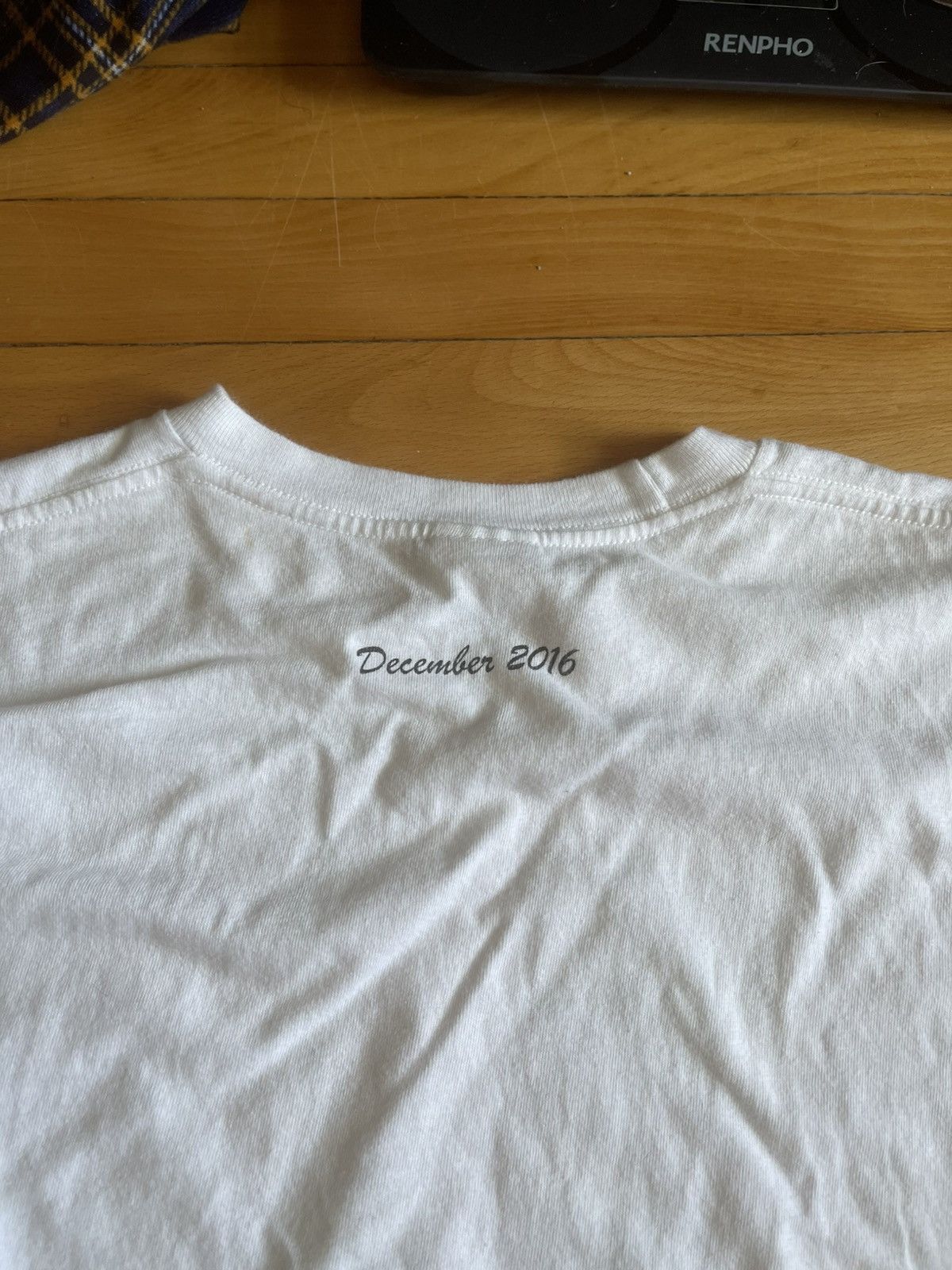 Supreme supreme chrismas 2016 Size US M / EU 48-50 / 2 - 4 Thumbnail