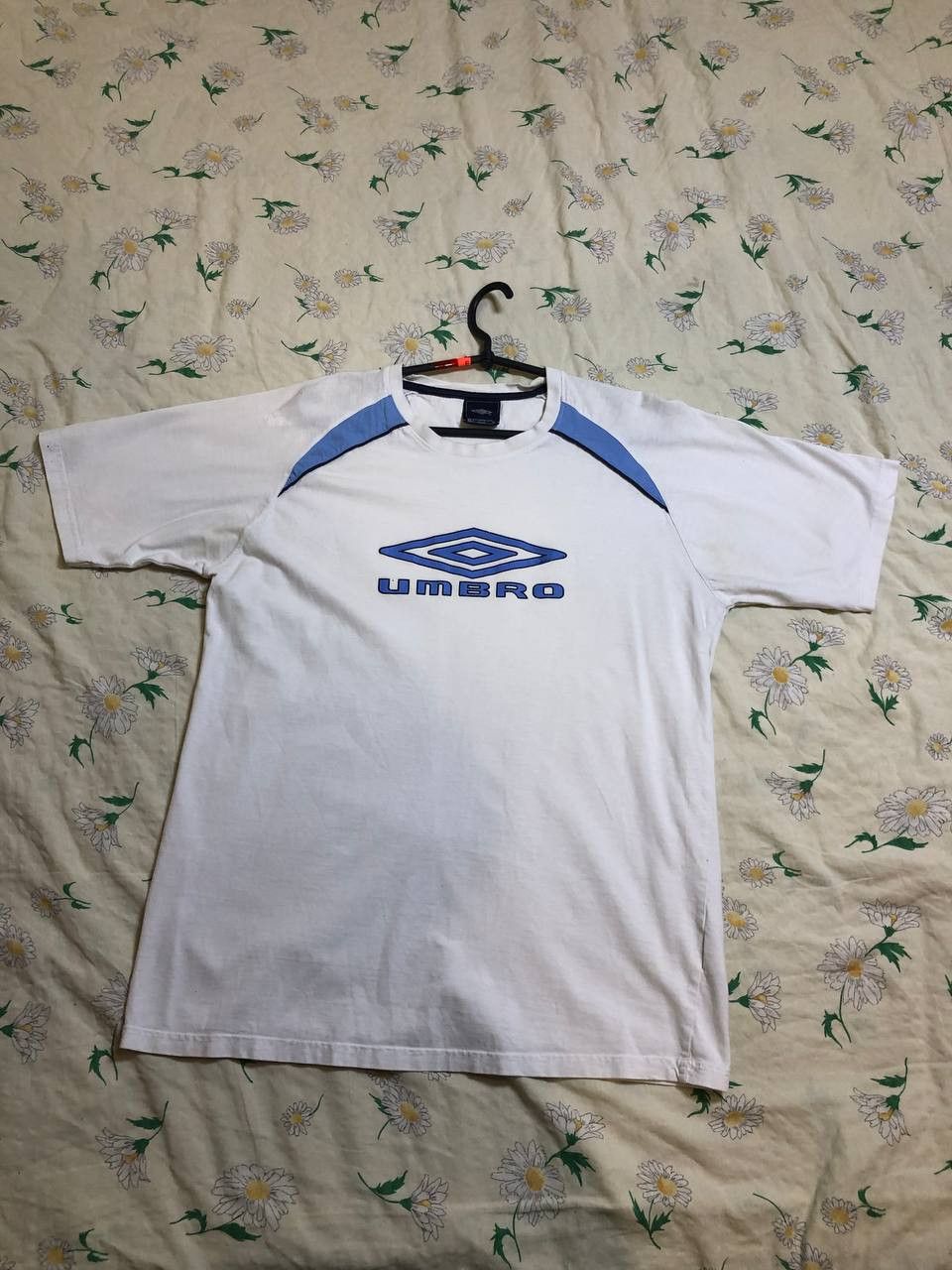 Umbro Y2K T-shirt white Umbro big logo center Vintage Size US M / EU 48-50 / 2 - 1 Thumbnail