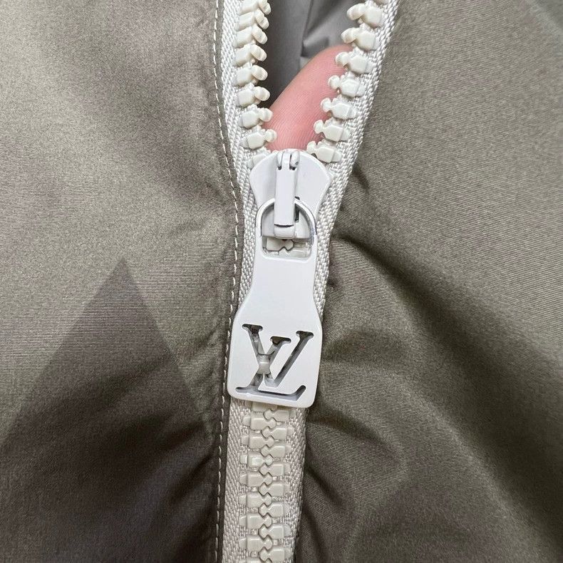 Louis Vuitton LV Louis Vuitton Gradient Windbreaker Jacket-2506 Size US L / EU 52-54 / 3 - 5 Thumbnail